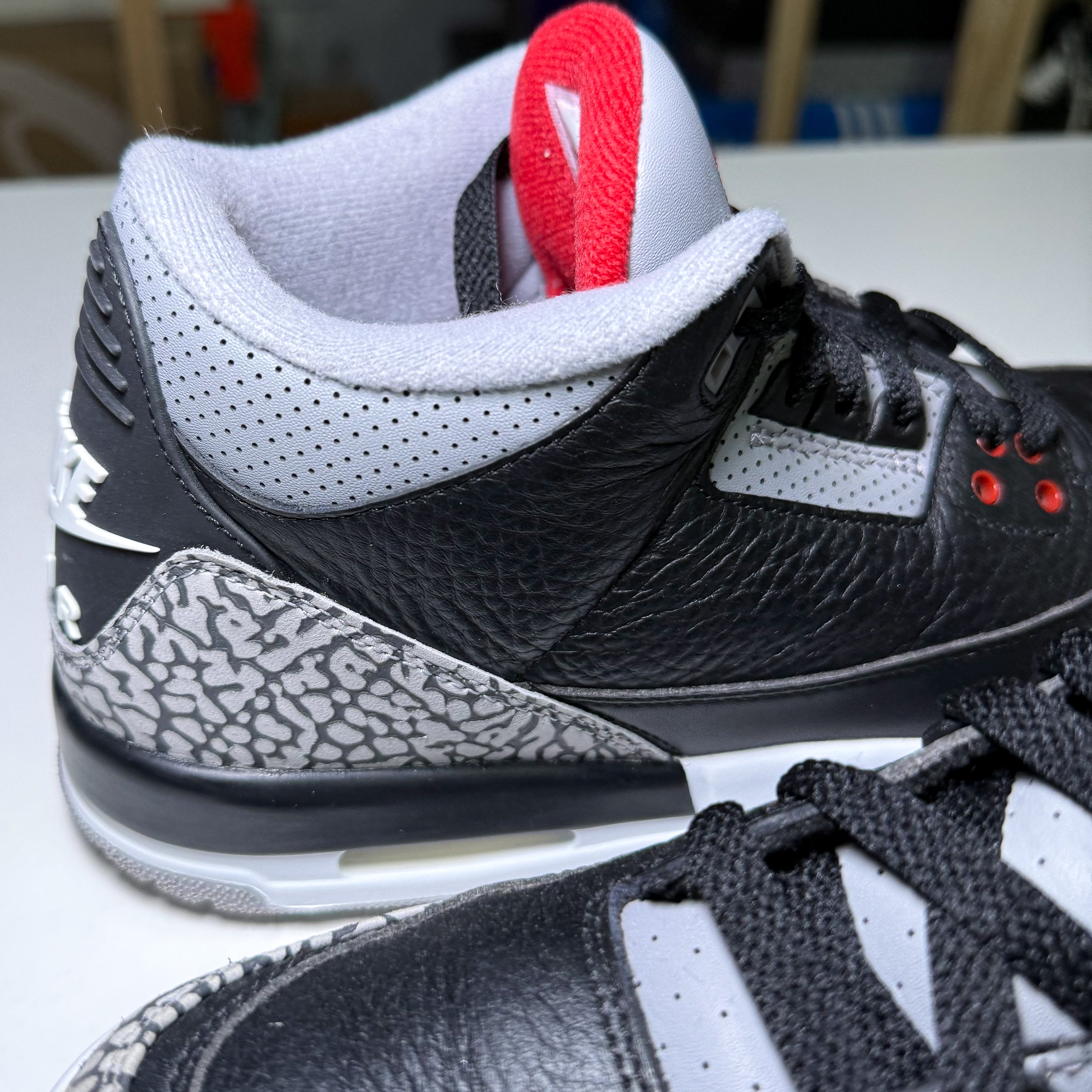 Air Jordan 3 Retro OG ‘Black Cement’ BG 2018 - Recondicionado