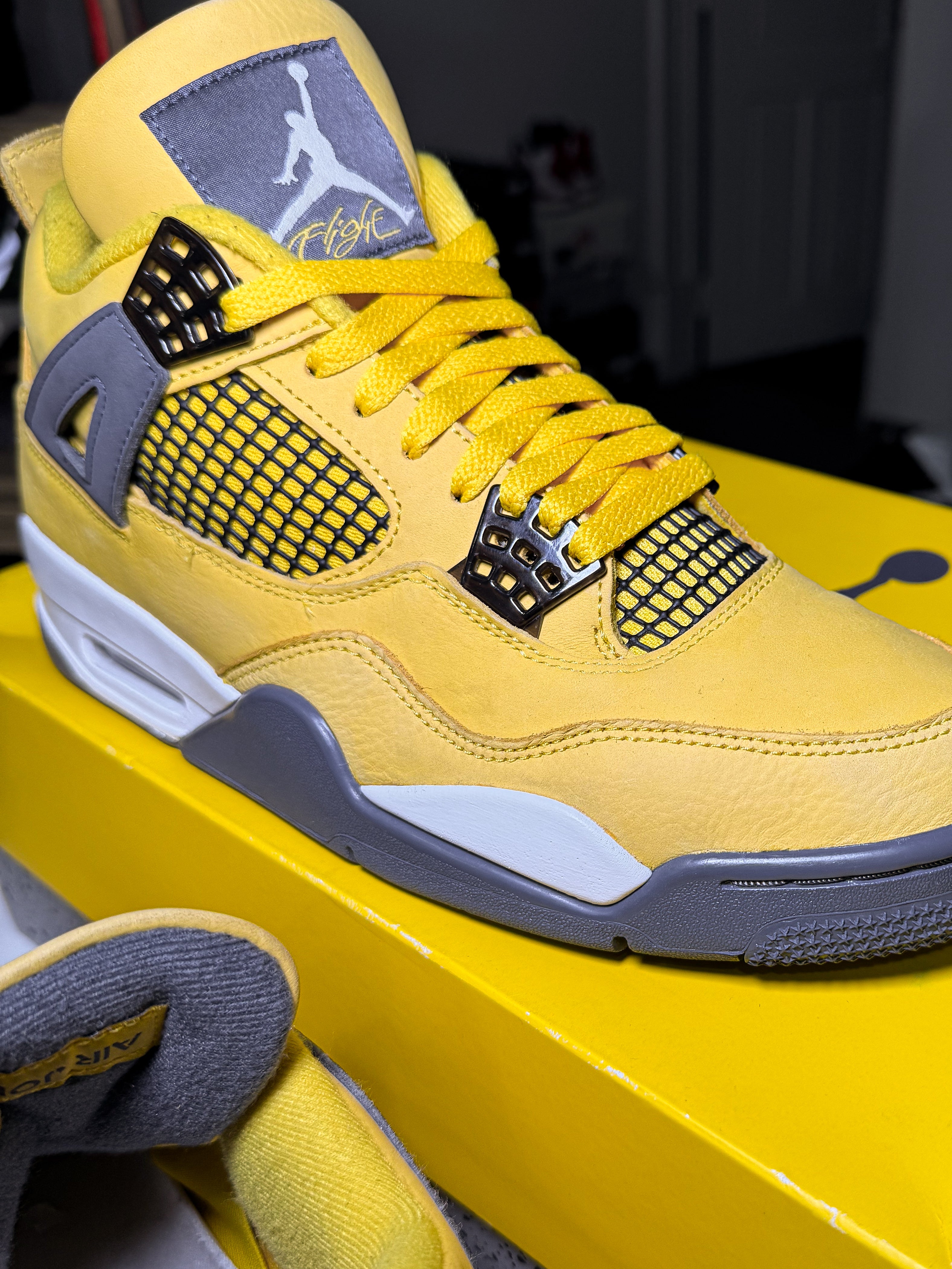 Air Jordan 4 Retro ‘Lightning’ 2021 - Recondicionado