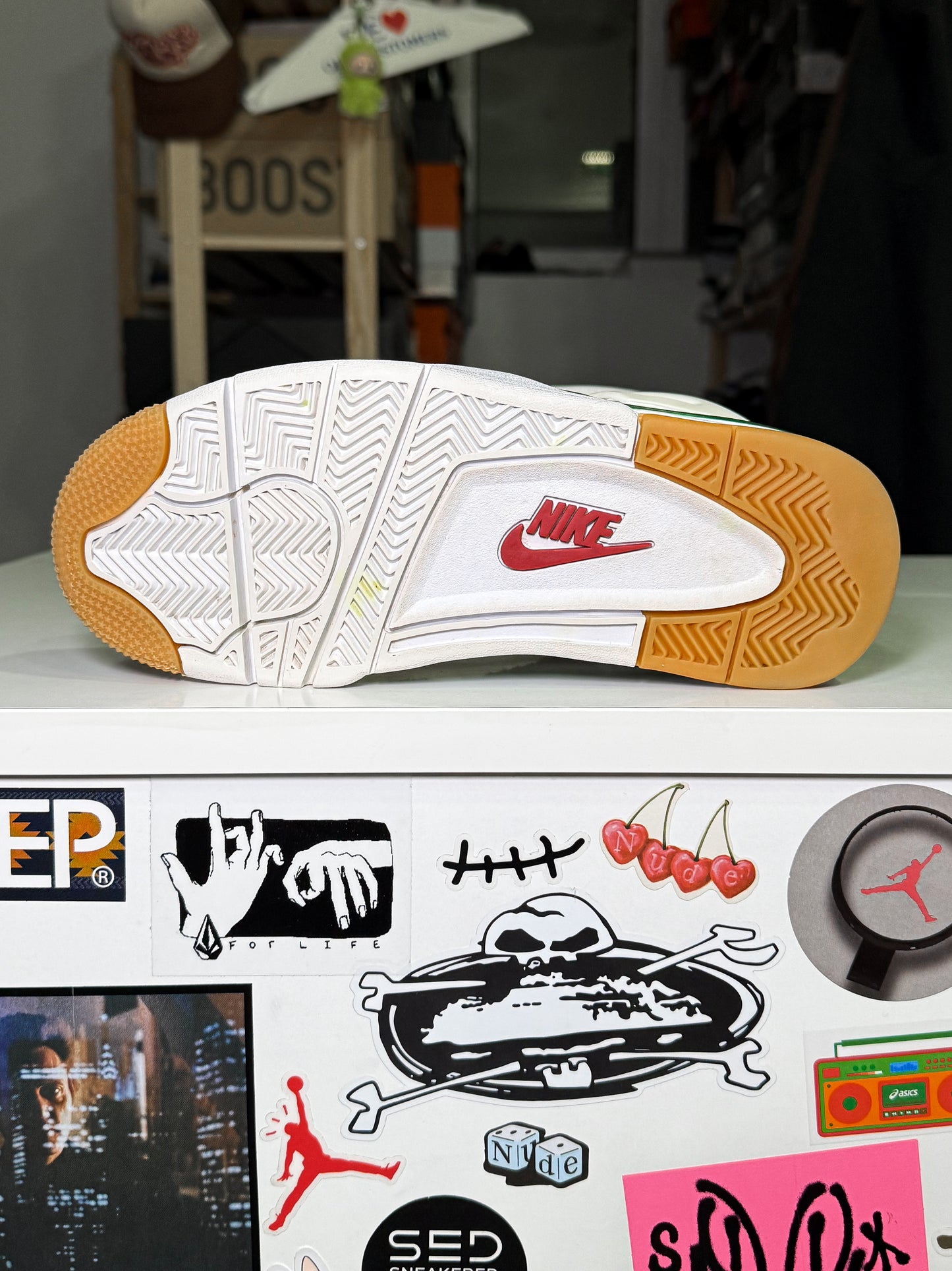 Air Jordan 4 Retro SB 'Pine Green' 2023 - Recondicionado