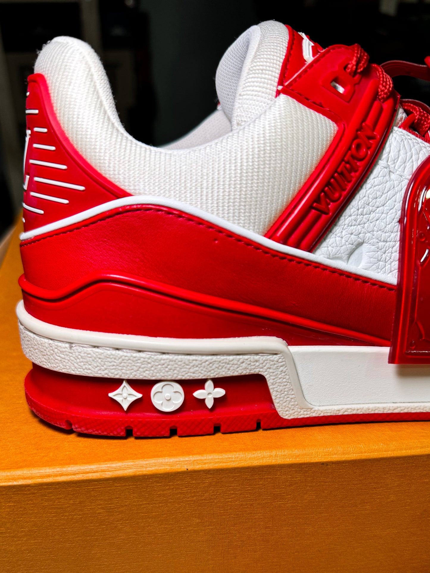 Louis Vuitton LV Trainer Low x Product (RED) 2020 - Recondicionado