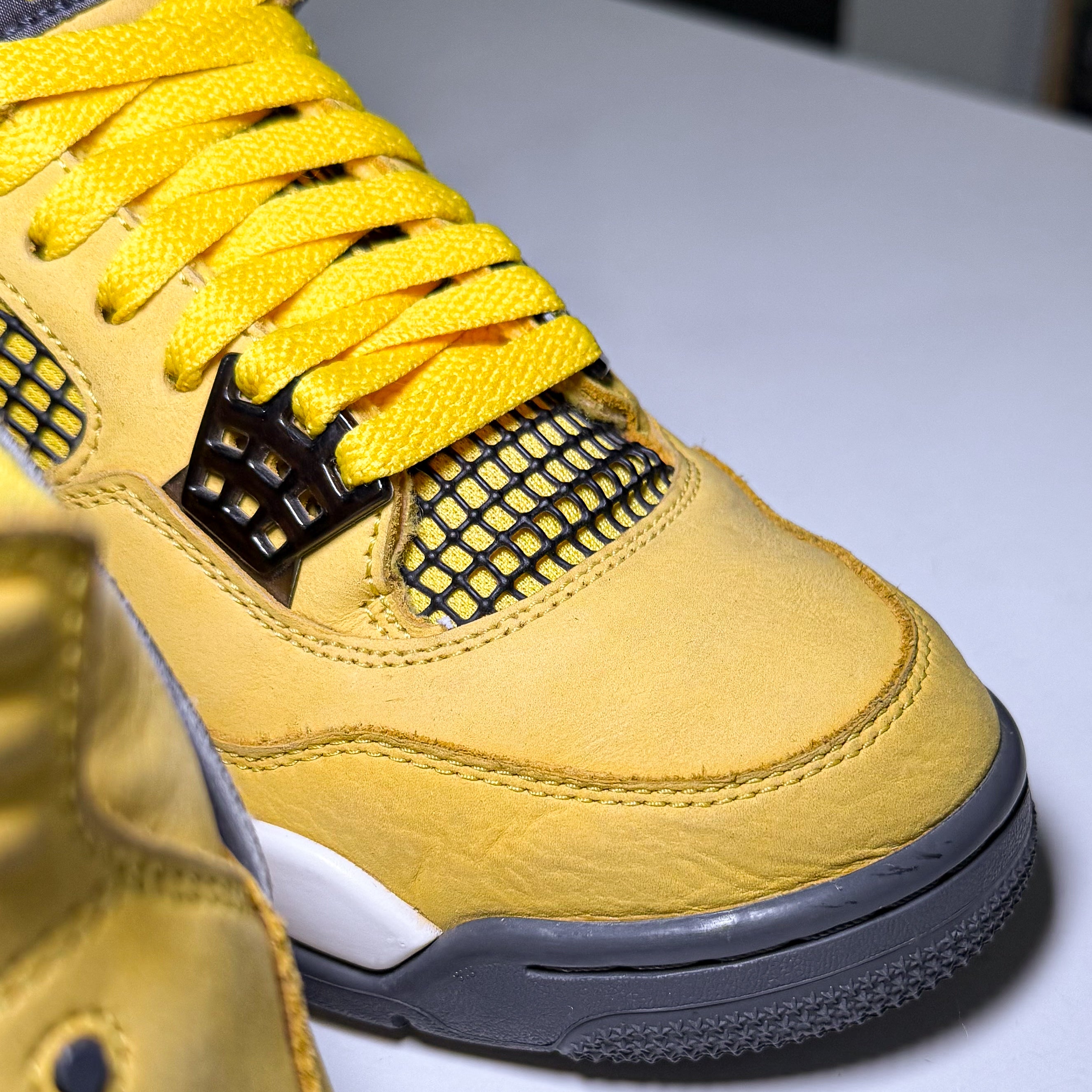 Air Jordan 4 Retro ‘Lightning’ 2021 - Recondicionado