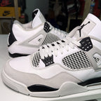 Air Jordan 4 Retro 'Military Black' 2022 - Recondicionado