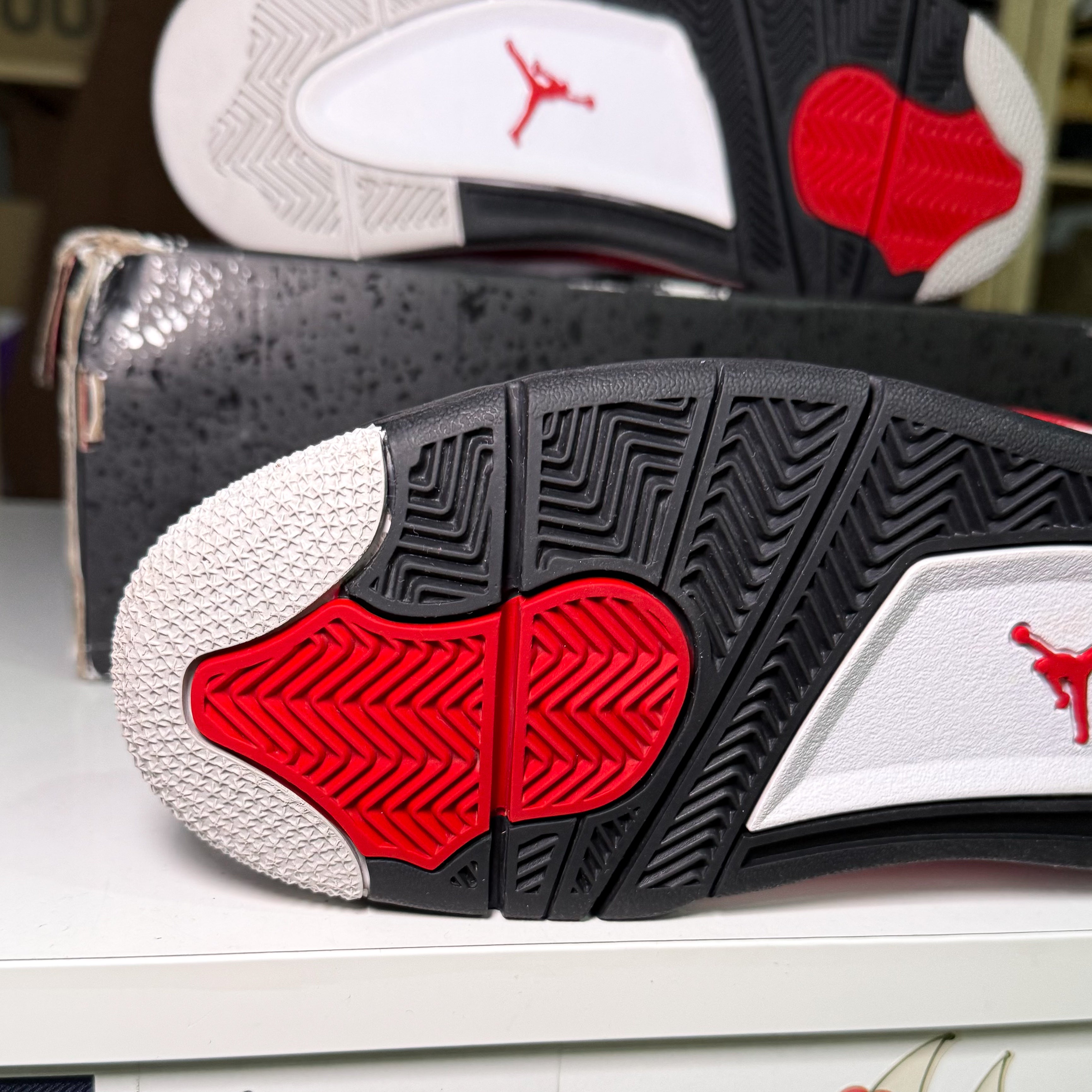 Air Jordan 4 Retro 'Red Cement' GS 2023 - Recondicionado