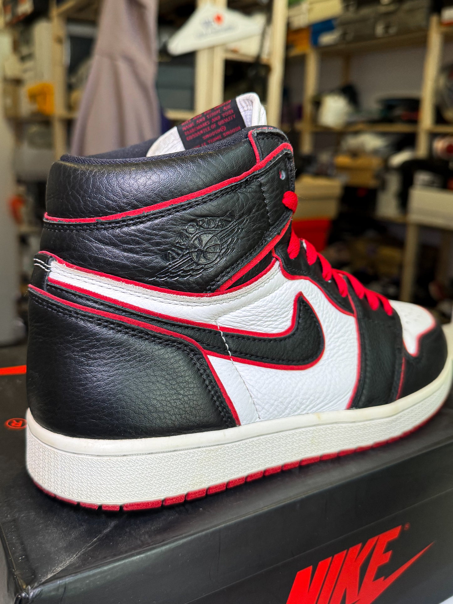 Air Jordan 1 Retro High OG ‘Bloodline’ 2019 - Recondicionado