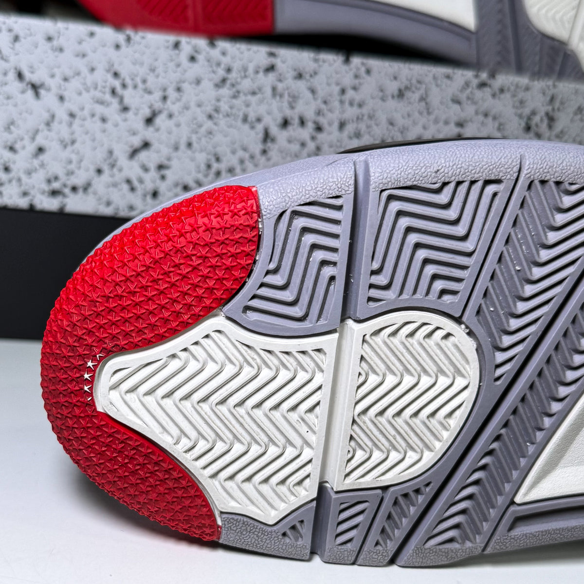 Air Jordan 4 Retro 'Bred Reimagined' 2024 - Recondicionado