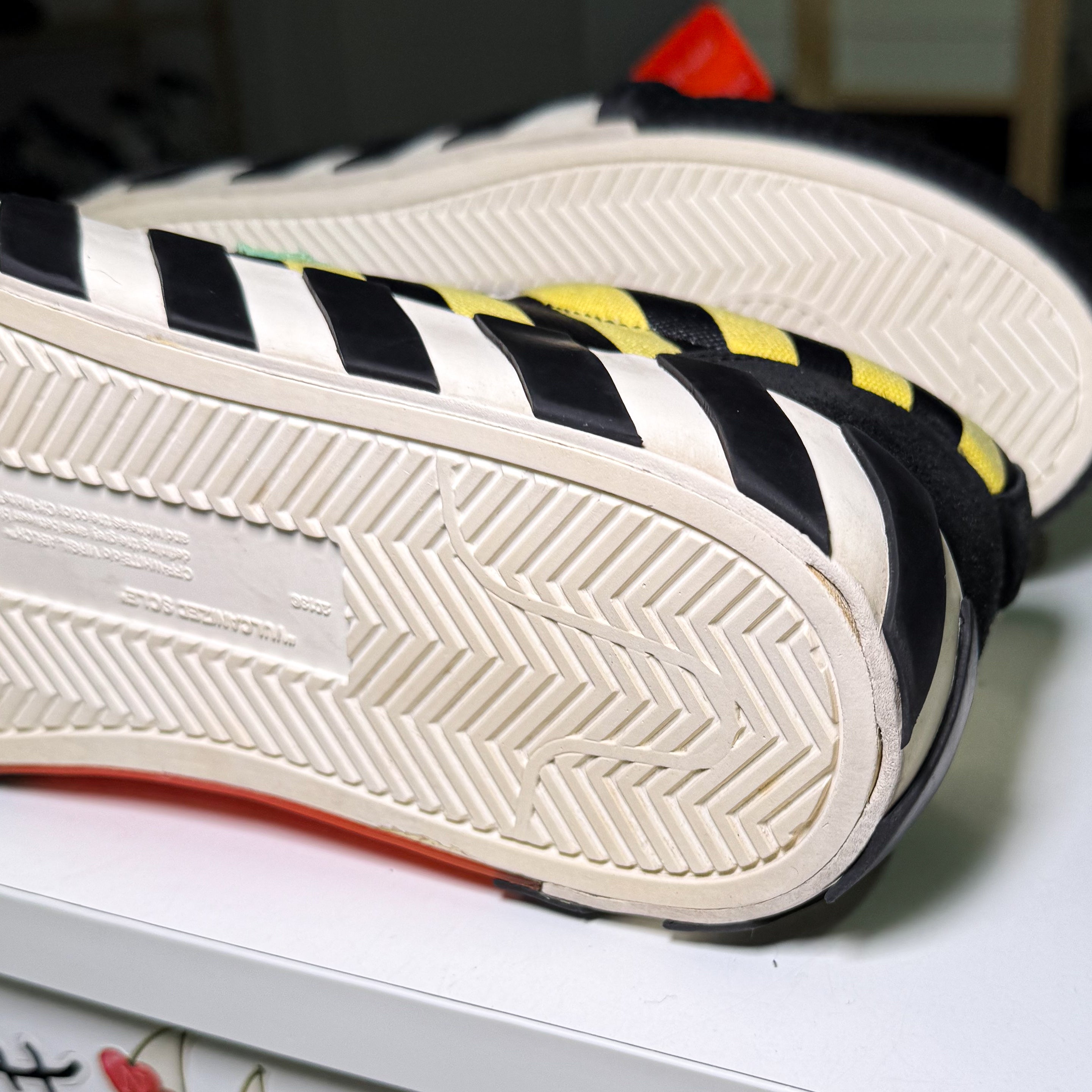 Off White Vulcanized Suede Check ‘Yellow Green’ - Recondicionado