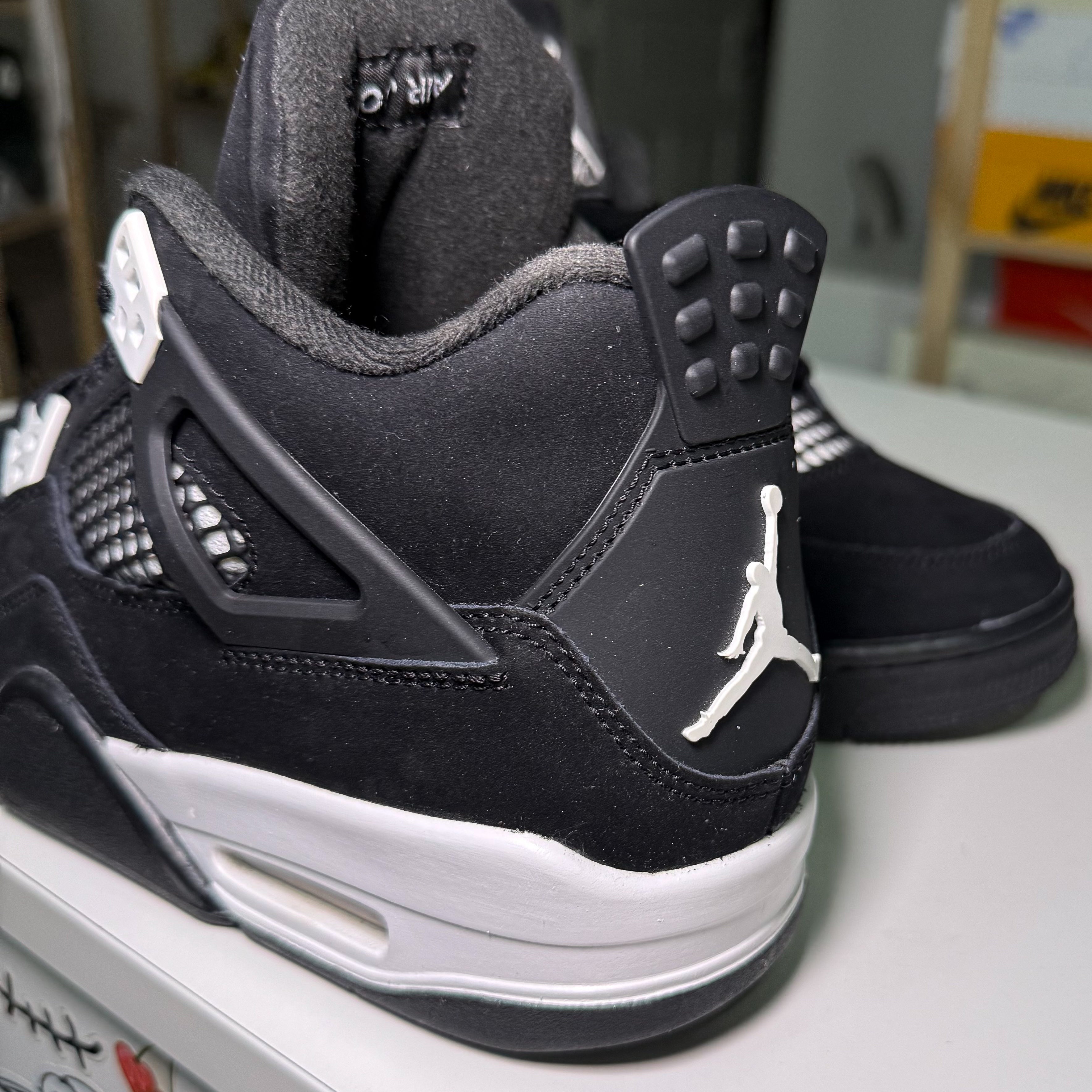 Air Jordan 4 Retro 'White Thunder’ GS 2024 - Recondicionado
