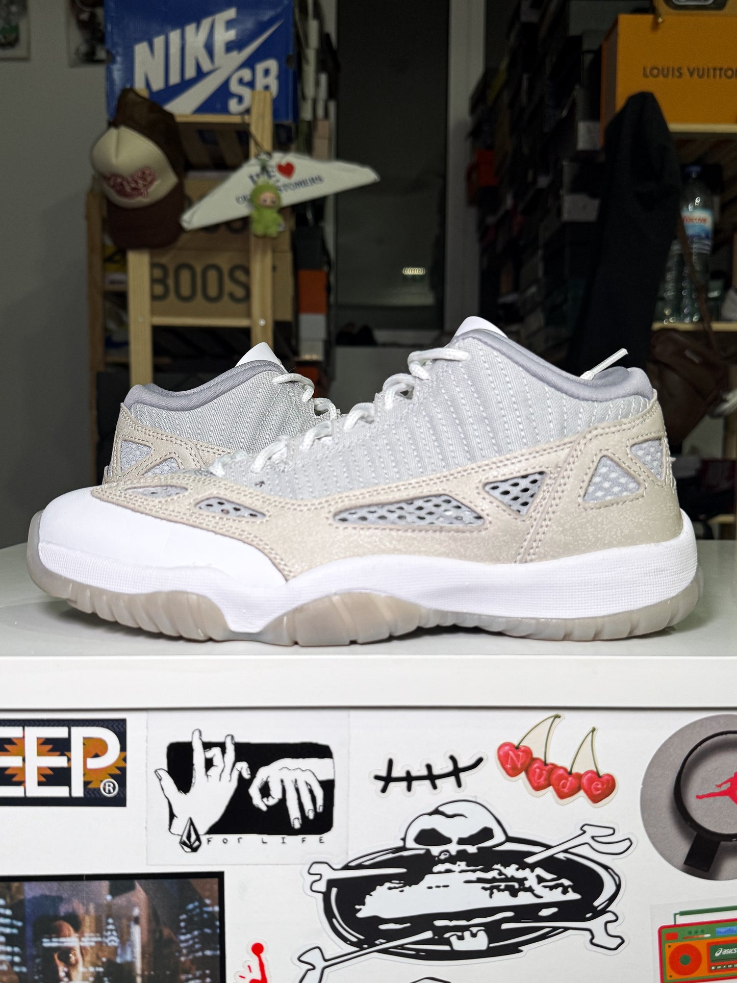 Air Jordan 11 Retro Low IE ‘Light Orewood Brown’ 2022 - Recondicionado