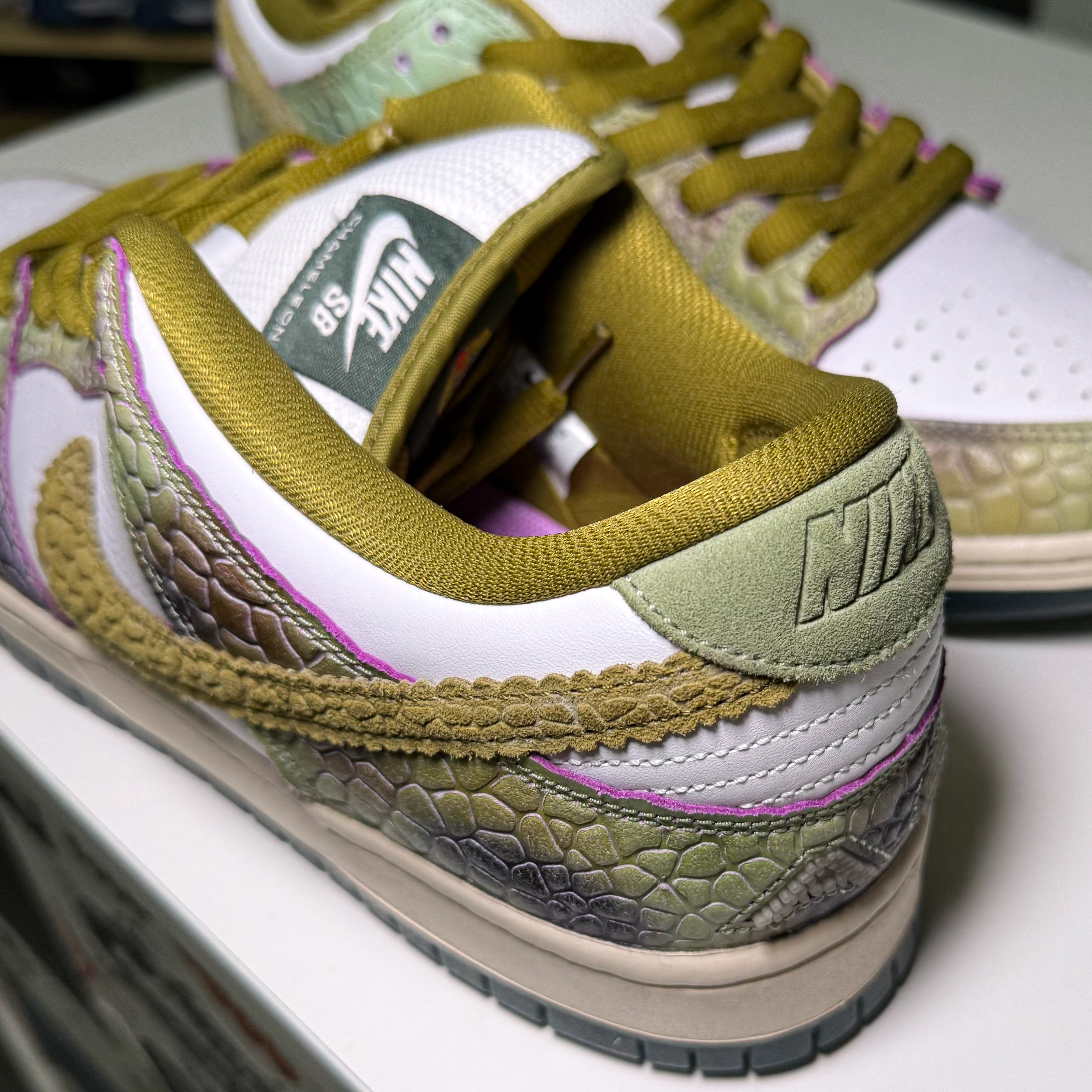 Nike SB Dunk Low x Alexis Sablone ‘Chameleon’ 2024 - DS