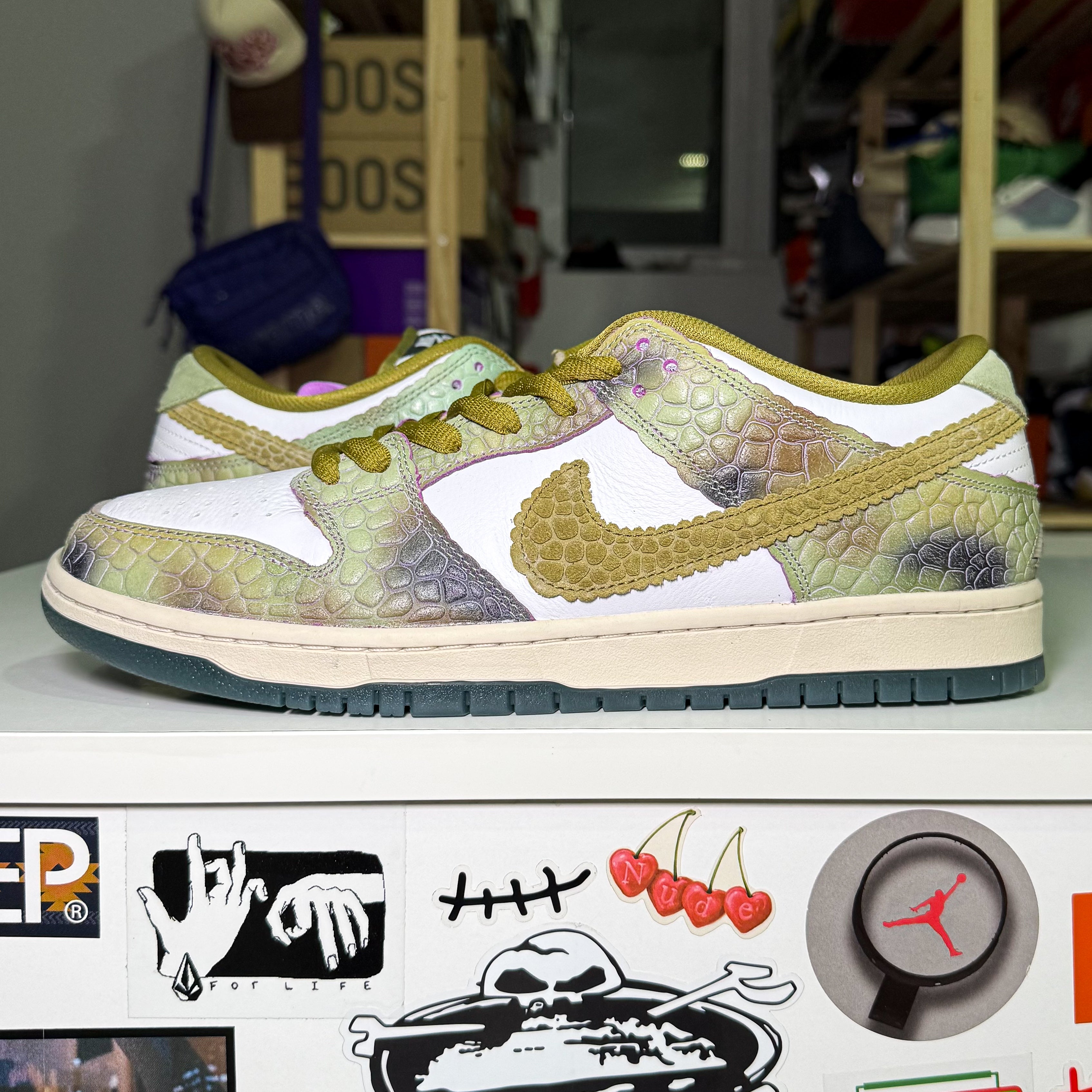 Nike SB Dunk Low x Alexis Sablone ‘Chameleon’ 2024 - DS
