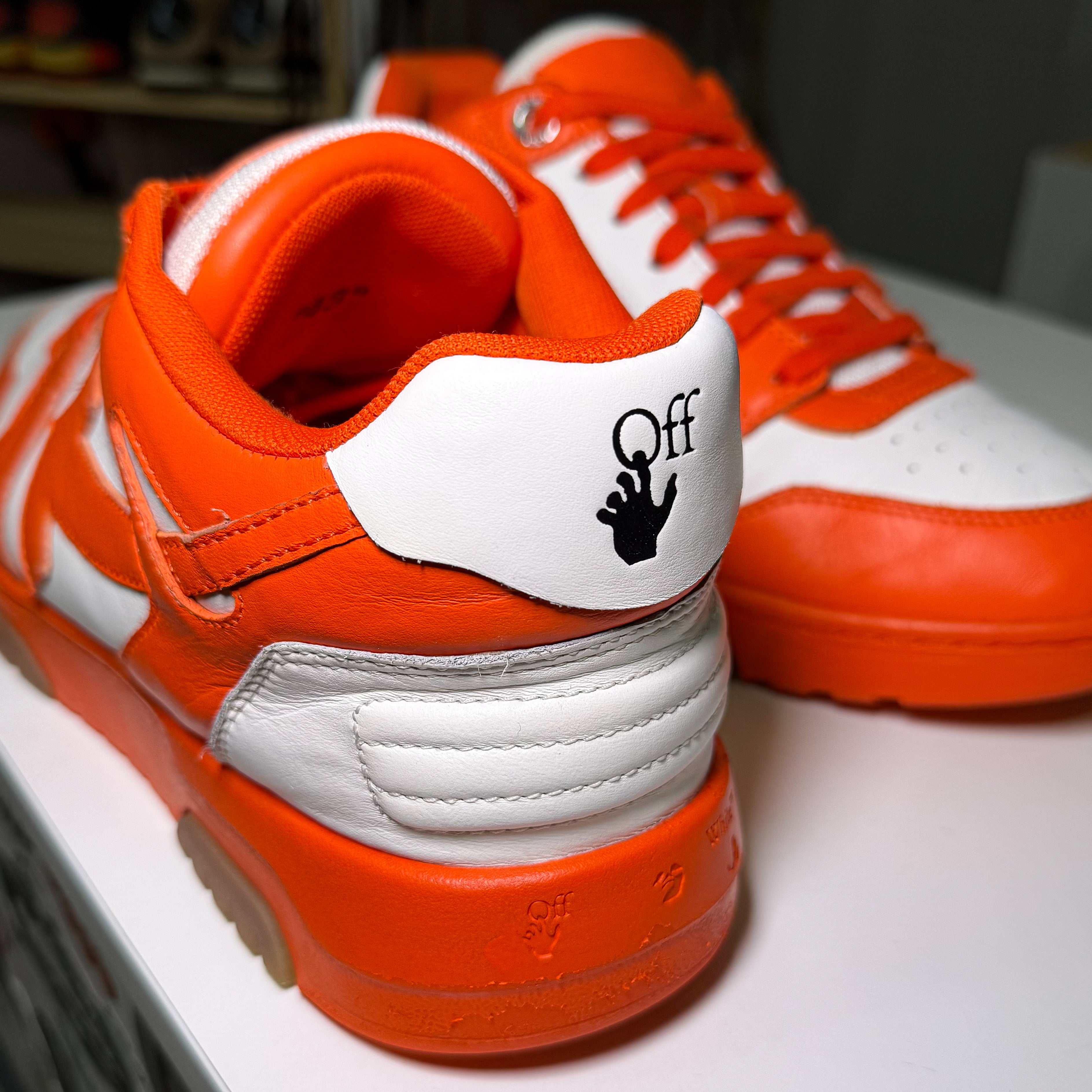 Off White Out of Office Low ‘White Orange’ - Recondicionado