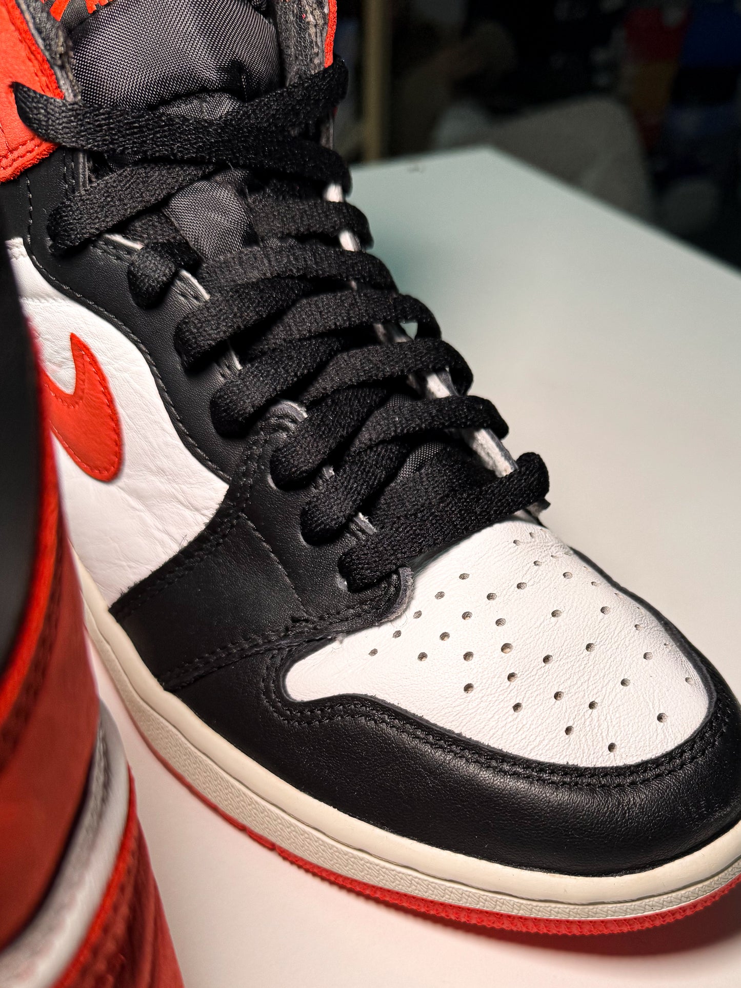 Air Jordan 1 Retro High OG ‘Best Hand in the Game - Track Red’ 2018 - Recondicionado