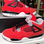 Air Jordan 4 Retro ‘Toro Bravo’ 2026 - Recondicionado