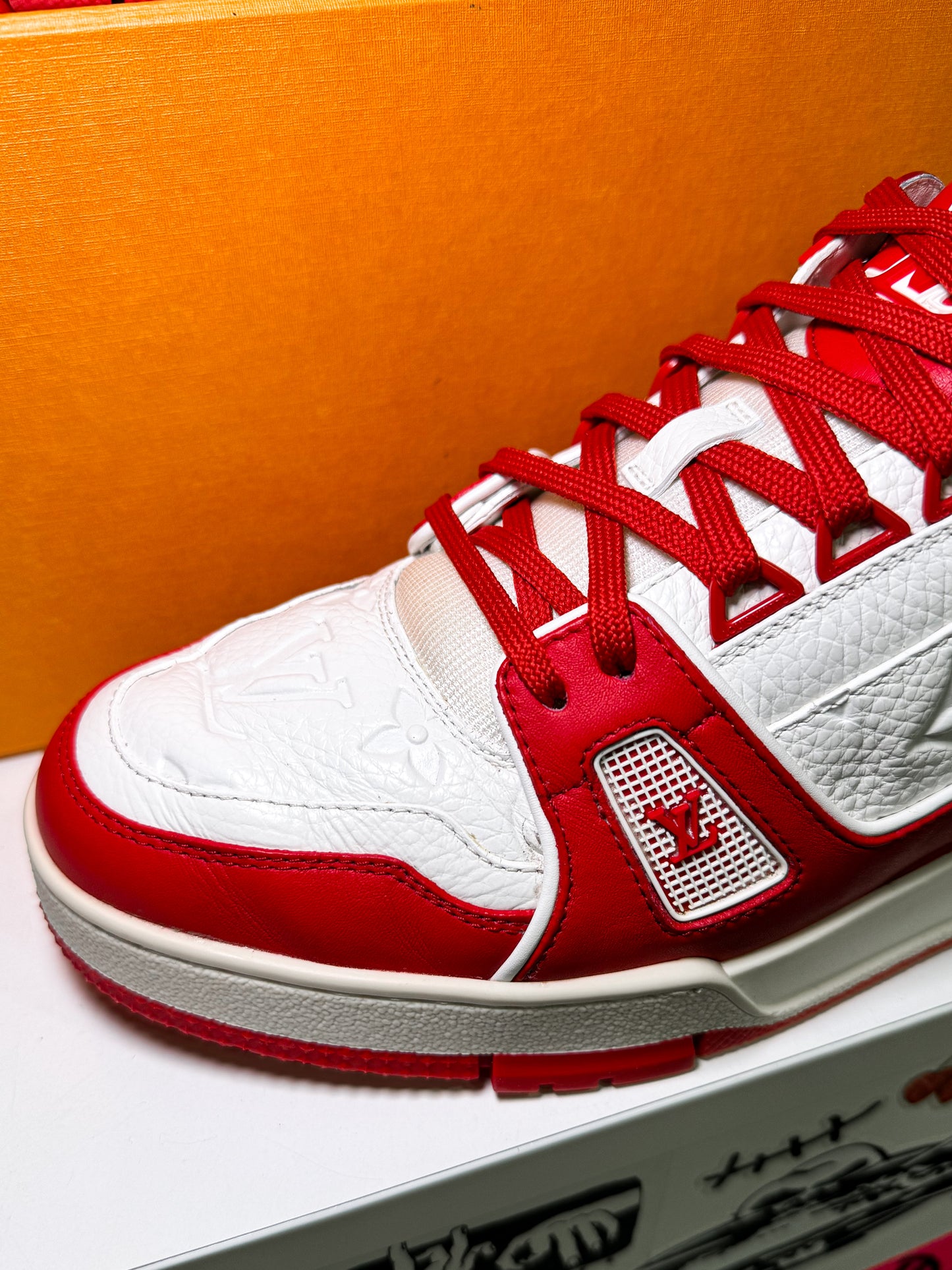 Louis Vuitton LV Trainer Low x Product (RED) 2020 - Recondicionado