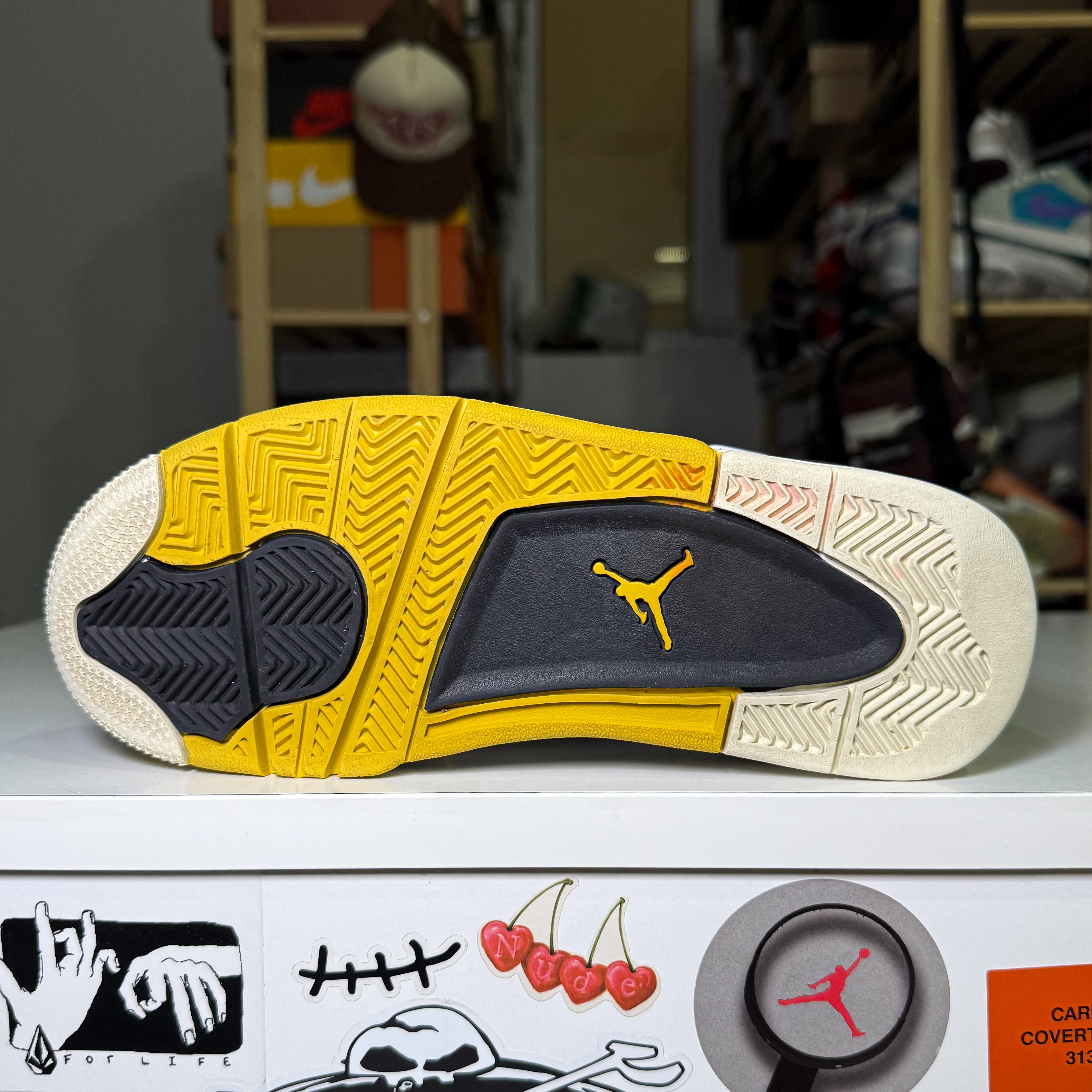 Air Jordan 4 Retro 'Vivid Sulfur’ W 2024 - Recondicionado