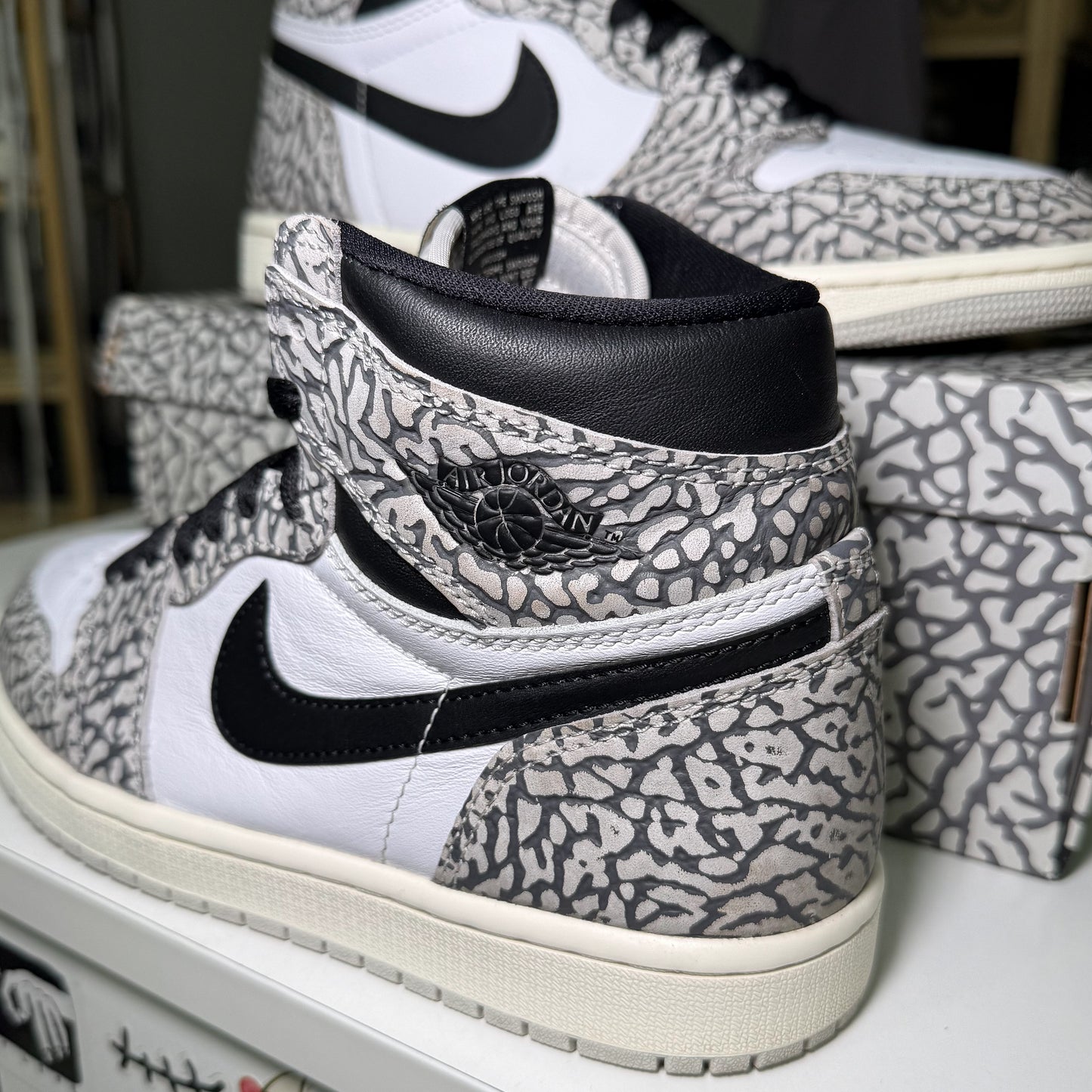 Air Jordan 1 Retro High OG ‘White Cement’ 2023 - Recondicionado