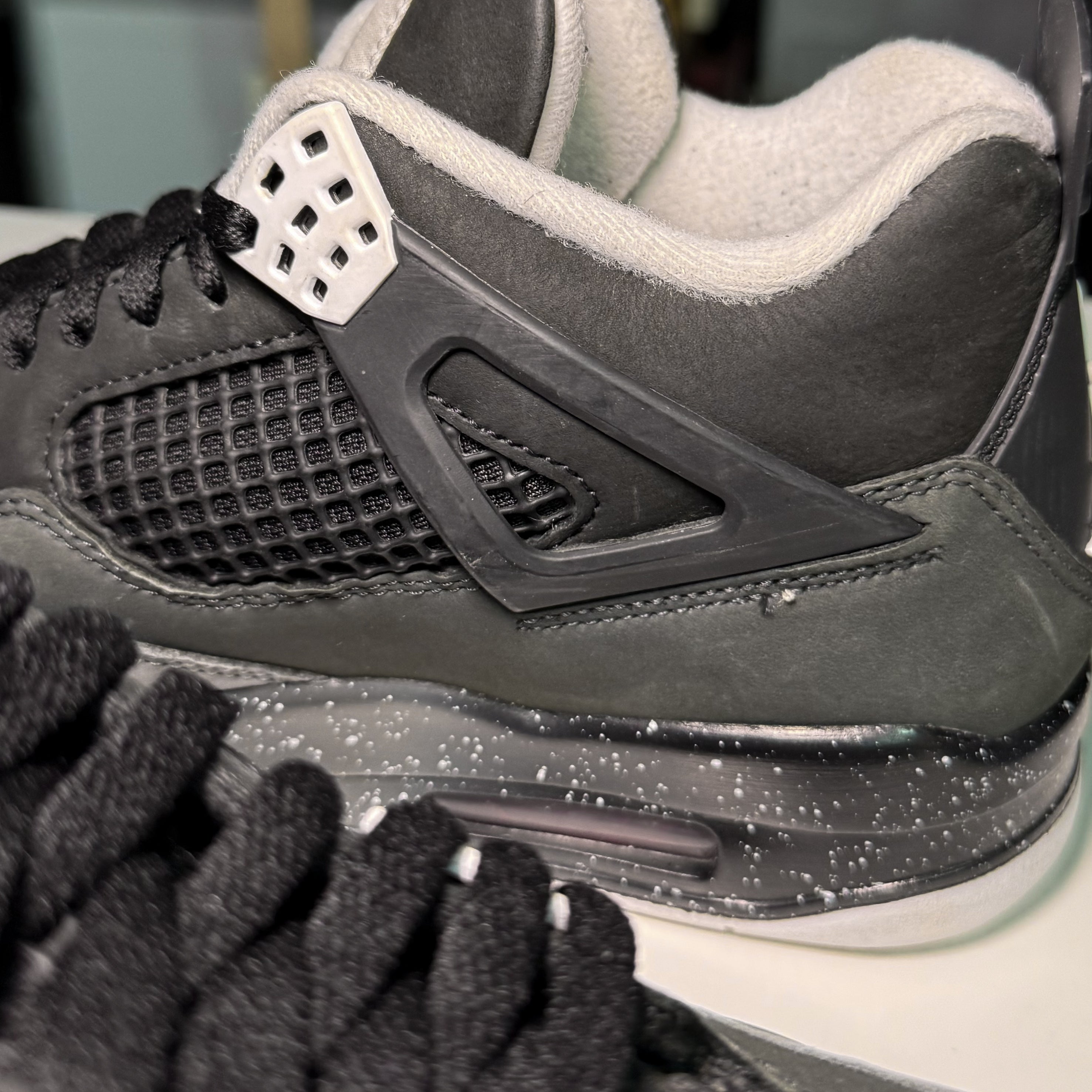 Air Jordan 4 Retro ‘Fear’ 2024 - Recondicionado