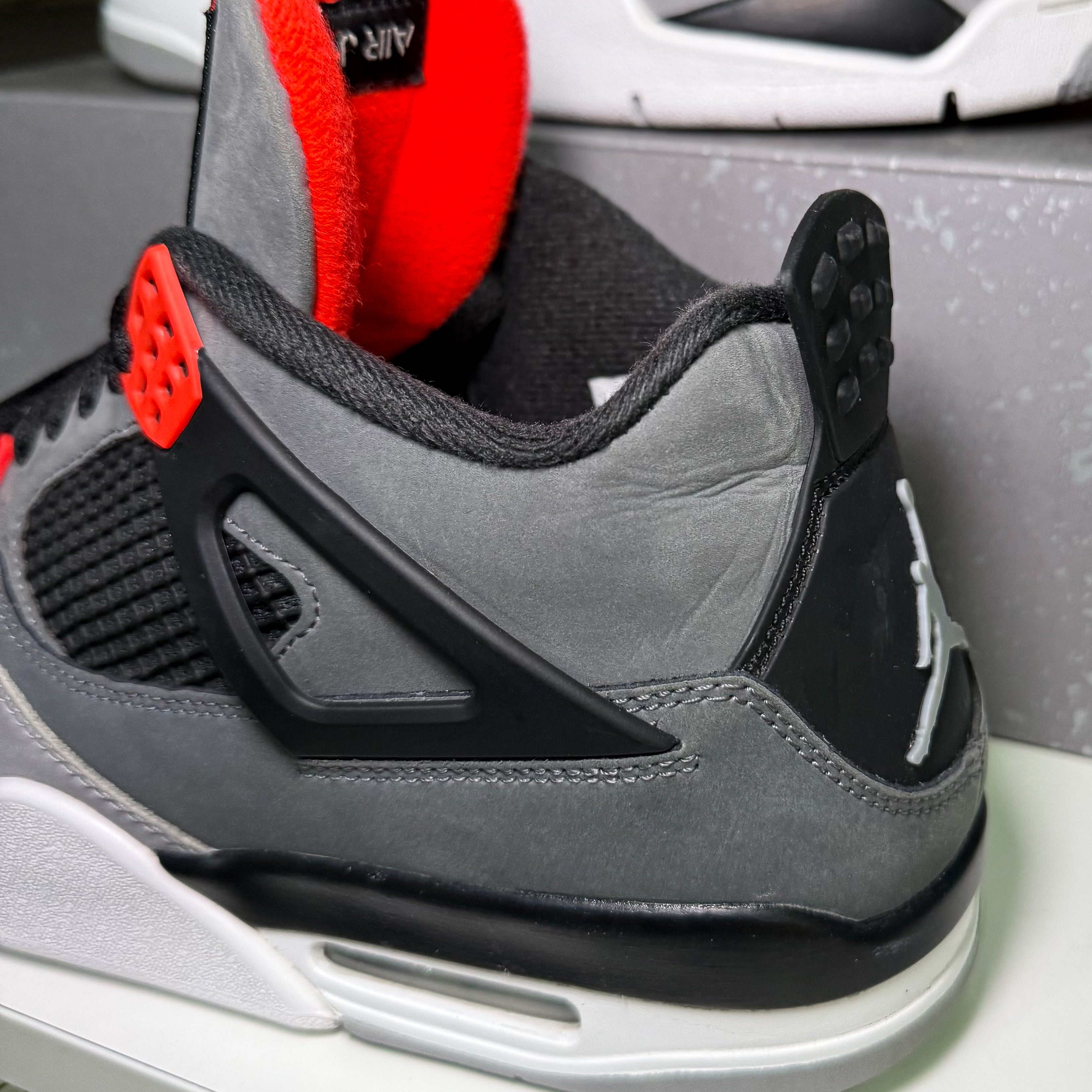 Air Jordan 4 Retro 'Infrared' 2022 - Recondicionado