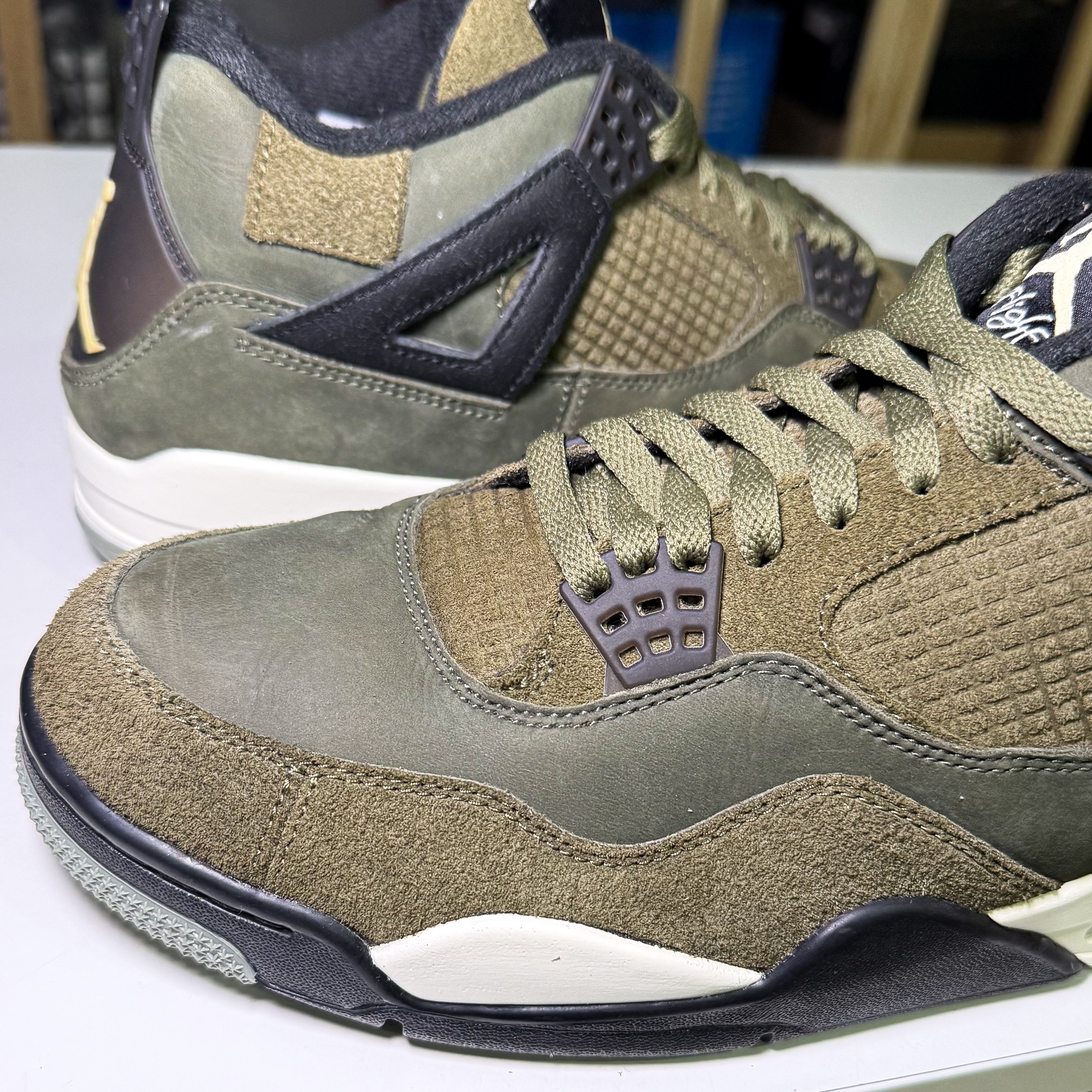 Air Jordan 4 Retro SE Craft 'Medium Olive' 2023 - Recondicionado