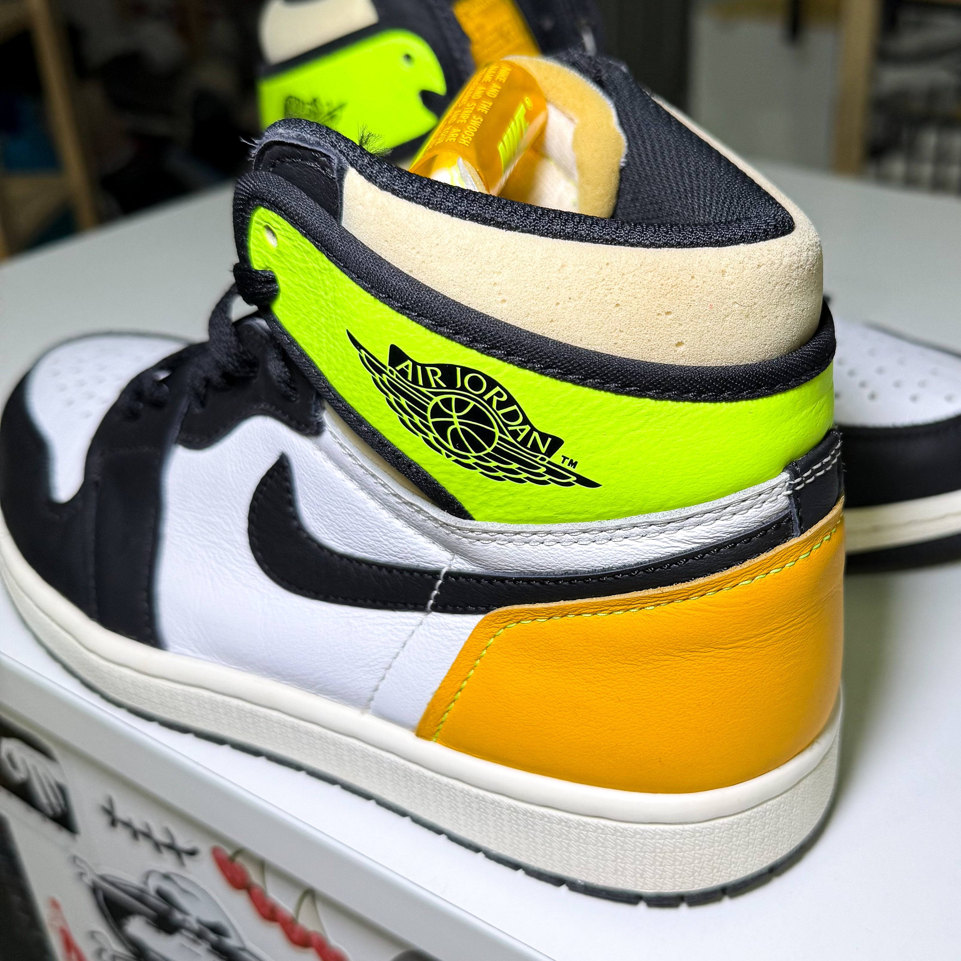 Air Jordan 1 Retro High OG ‘Volt’ 2021 - Recondicionado