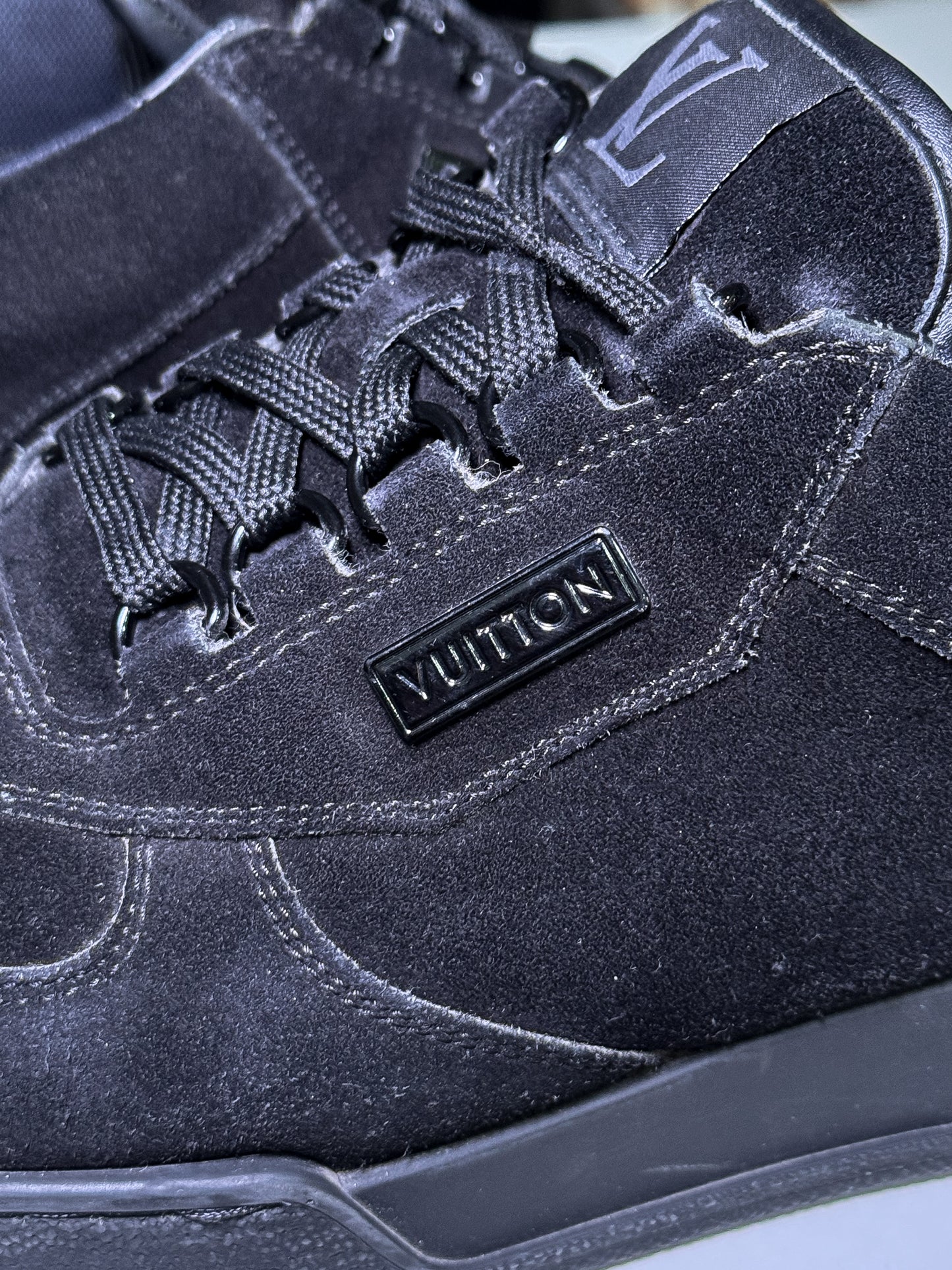 Louis Vuitton LV Trainer Suede Black ‘Staff’ - Recondicionado