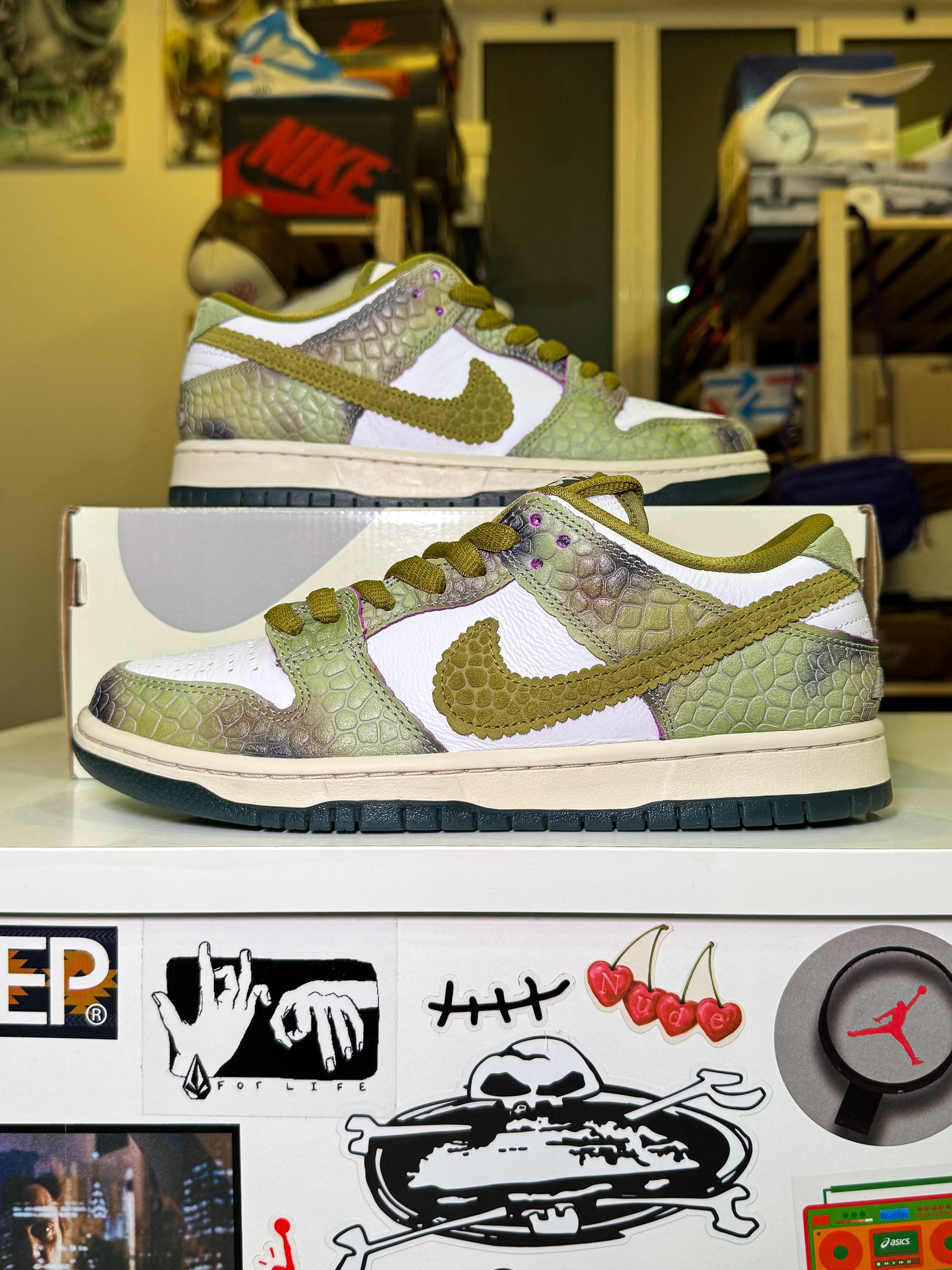 Nike SB Dunk Low x Alexis Sablone ‘Chameleon’ 2024 - VNDS
