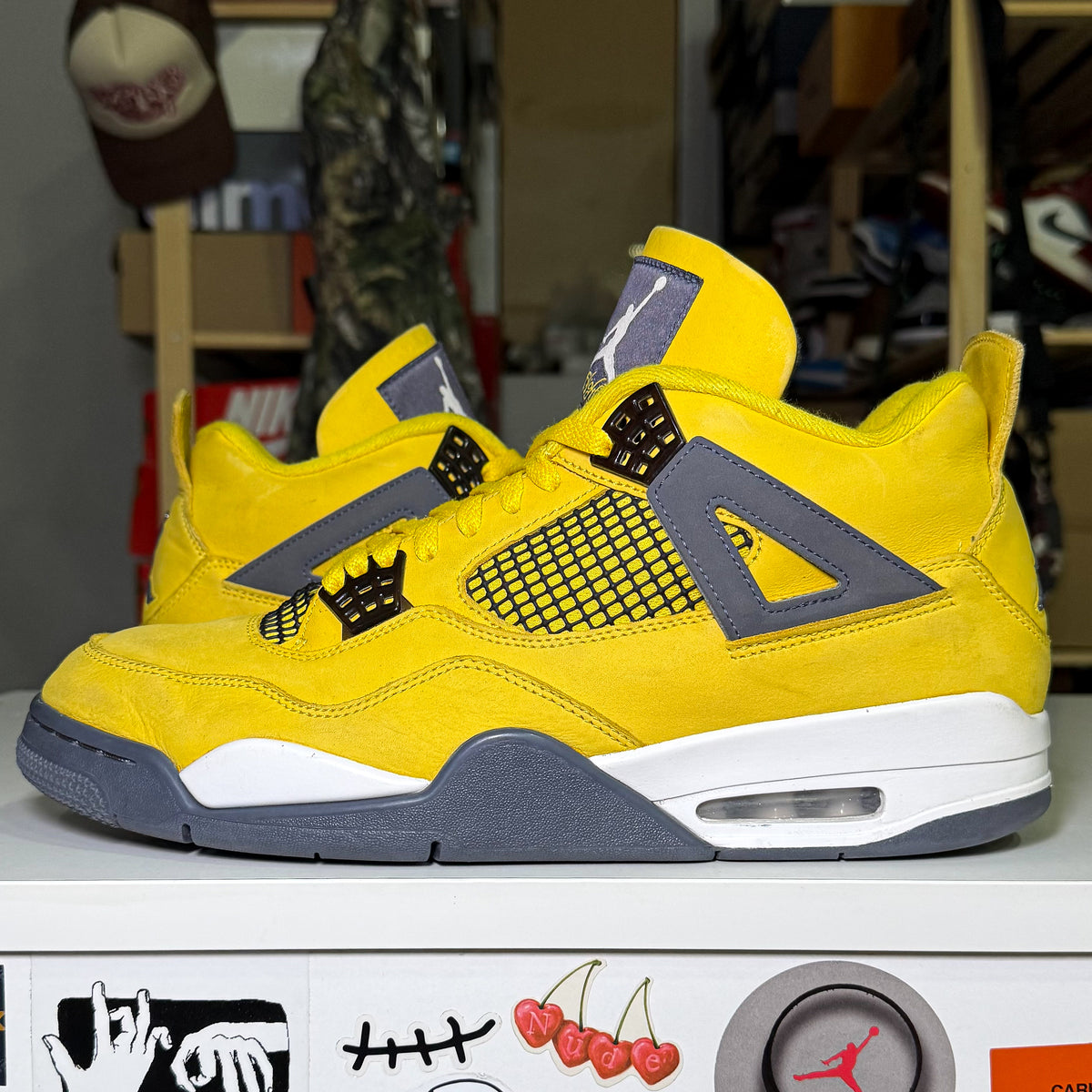 Air Jordan 4 Retro ‘Lightning’ 2021 - Recondicionado
