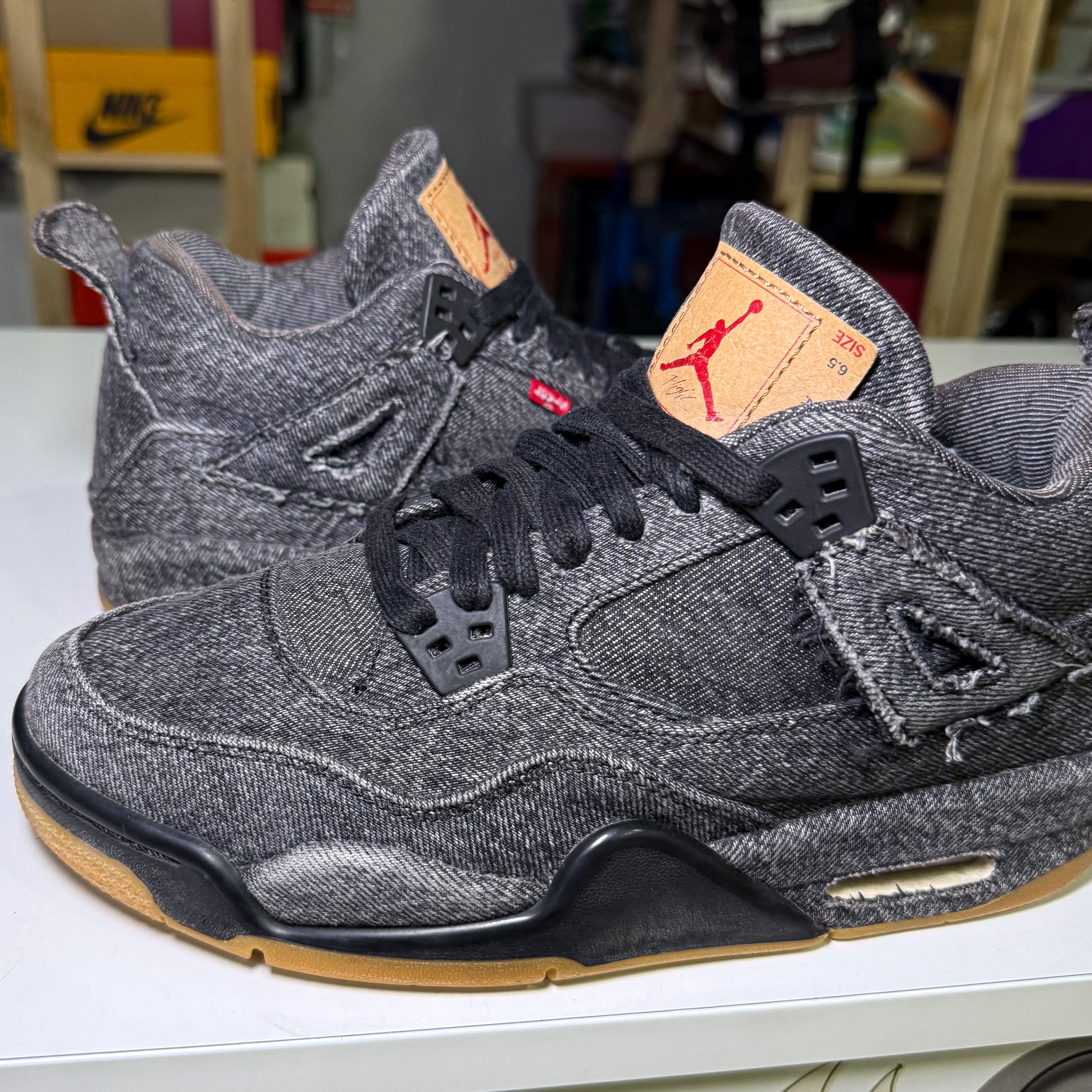 Air Jordan 4 Retro x Levi’s ‘Black Denim’ GS 2018 - Recondicionado