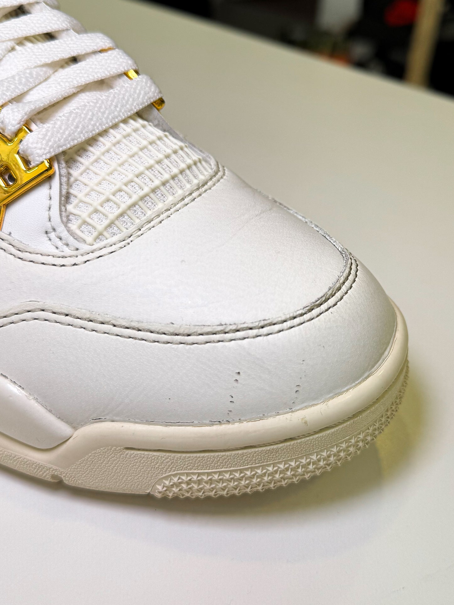 Air Jordan 4 Retro 'Metallic Gold’ W 2023 - Recondicionado