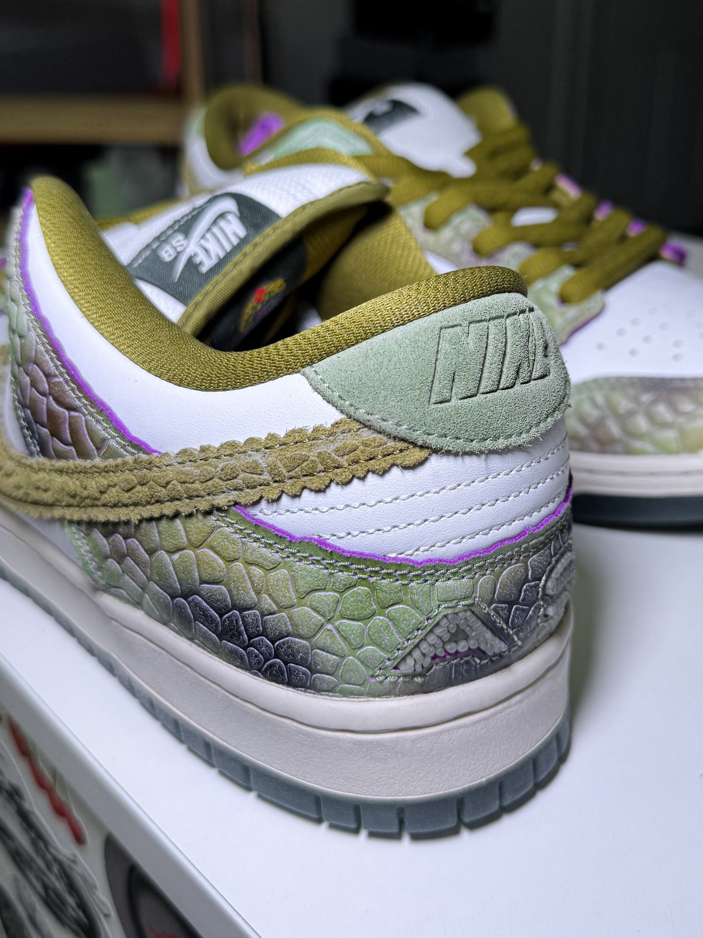 Nike SB Dunk Low x Alexis Sablone ‘Chameleon’ 2024 - DS