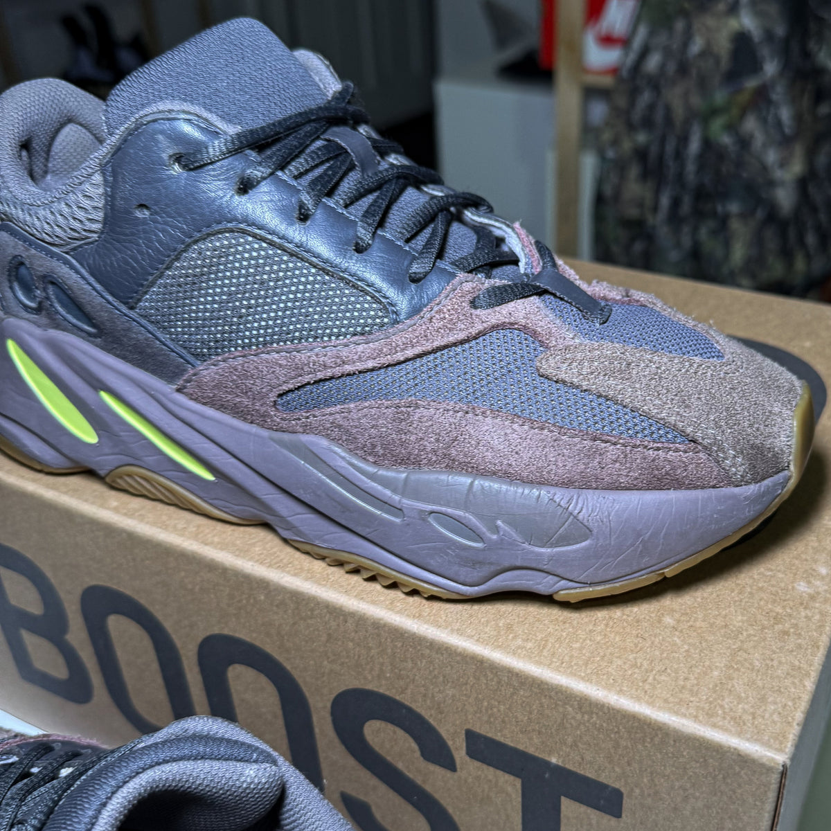 Adidas Yeezy 700 ‘Mauve’ - Recondicionado
