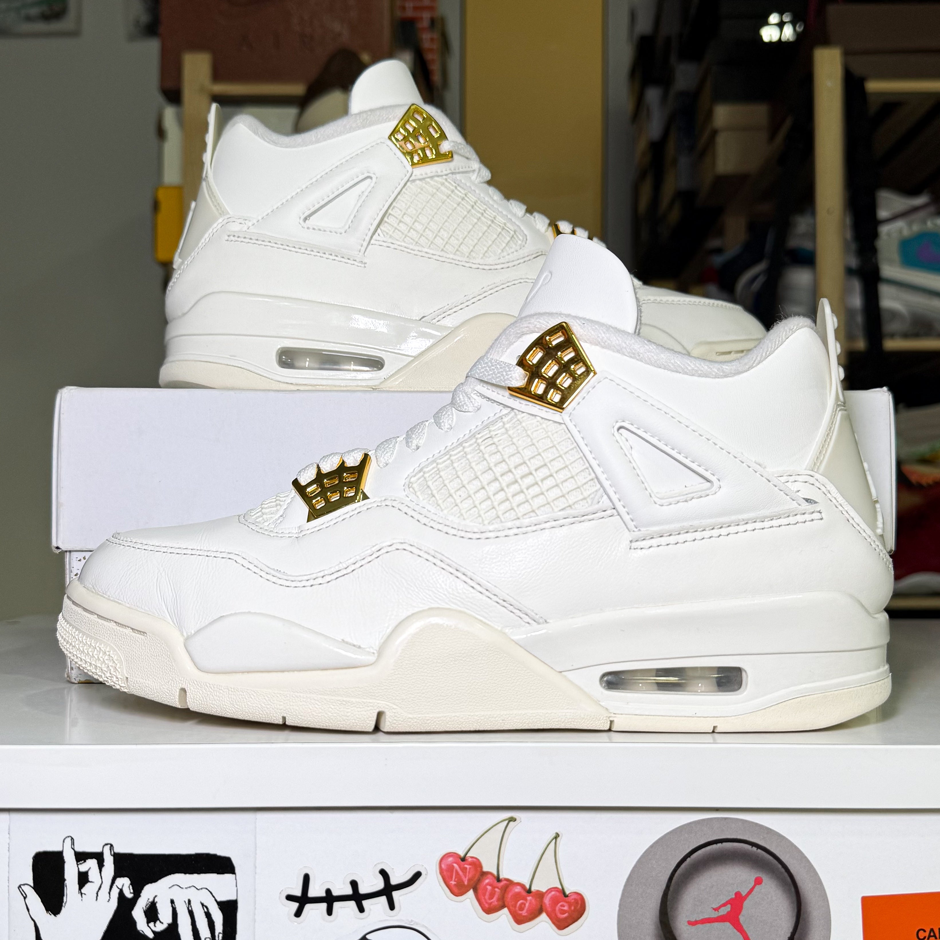 Air Jordan 4 Retro 'Metallic Gold’ W 2023 - Recondicionado