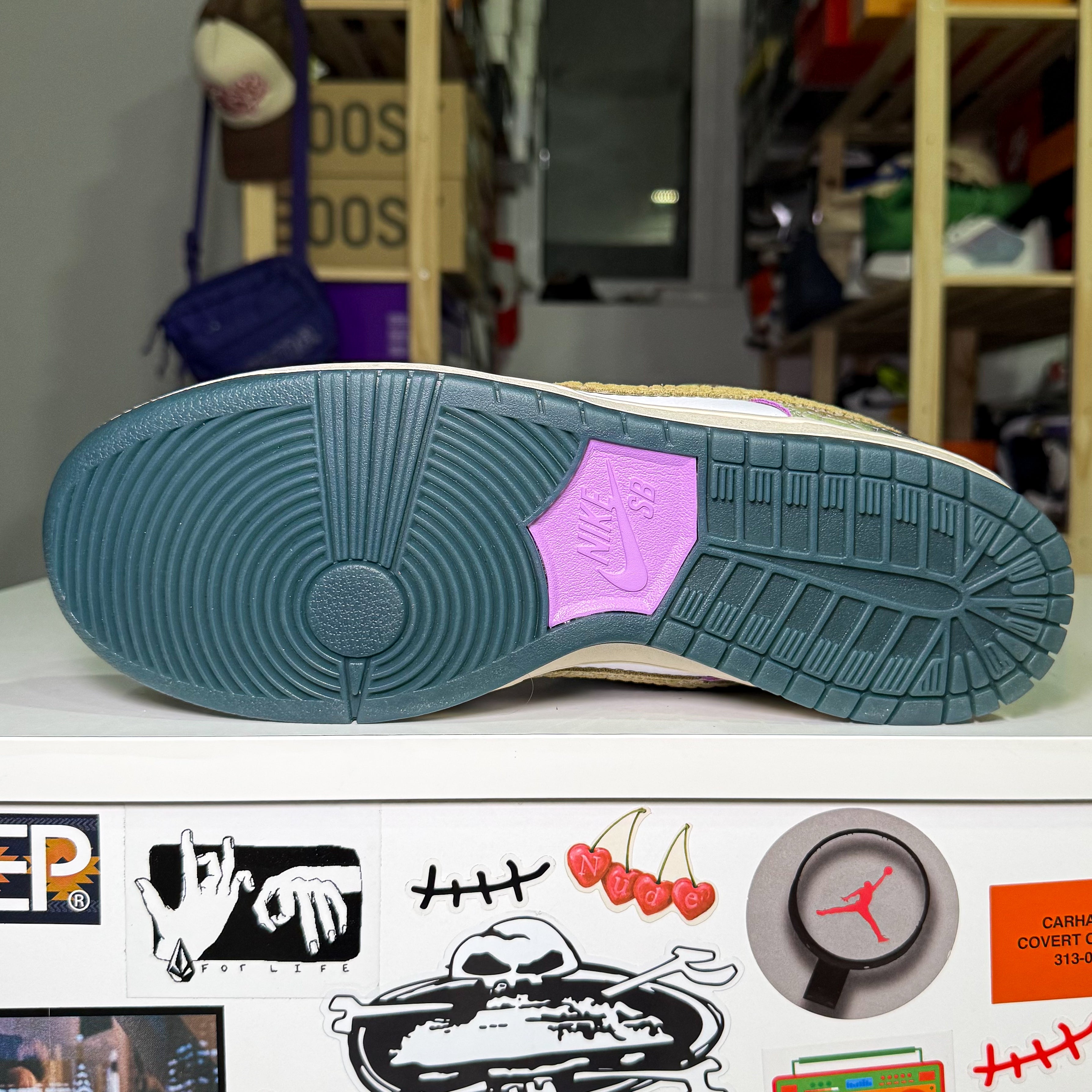 Nike SB Dunk Low x Alexis Sablone ‘Chameleon’ 2024 - DS