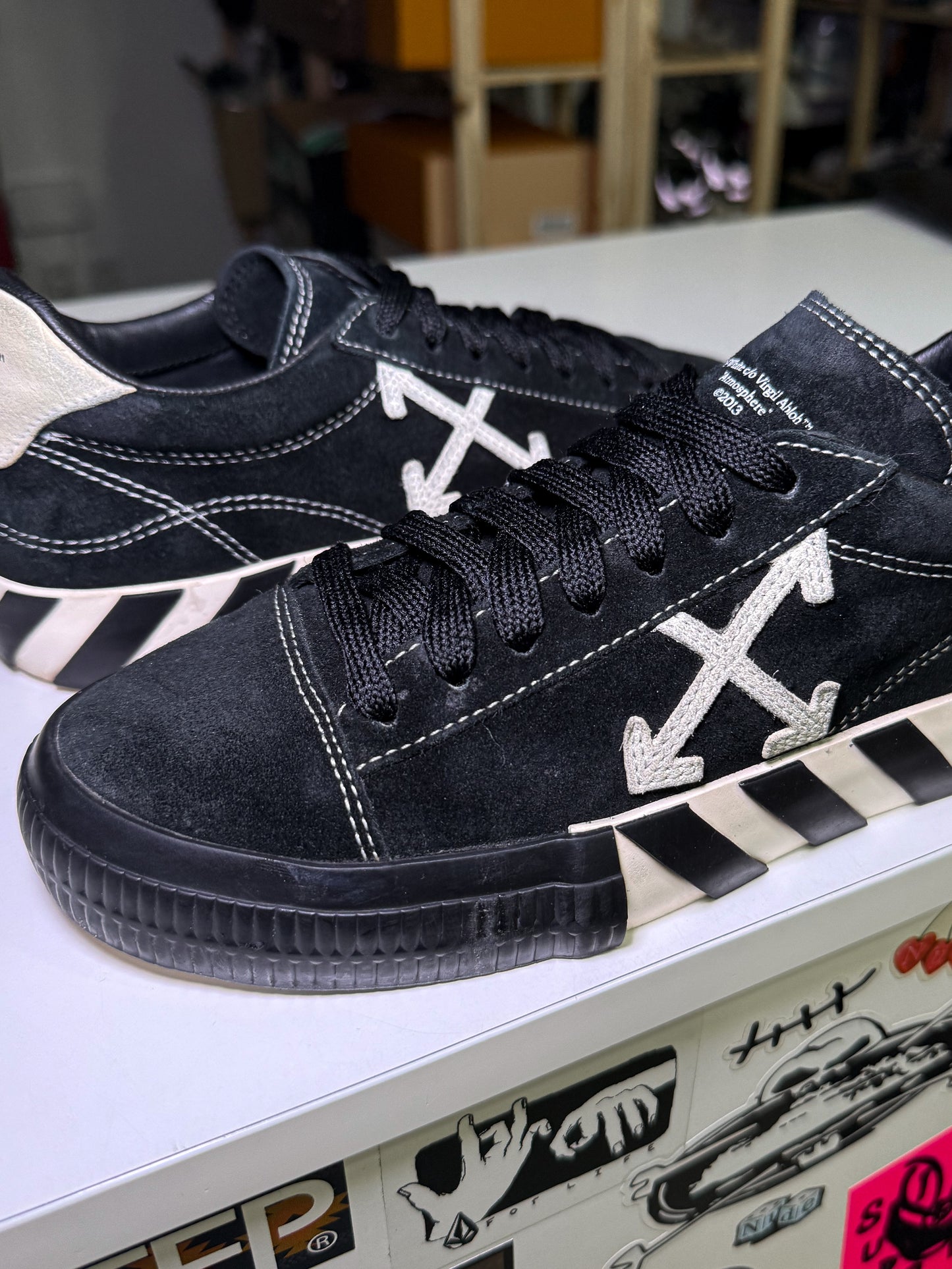 Off White Vulcanized Suede ‘This That’ Black W - Recondicionado