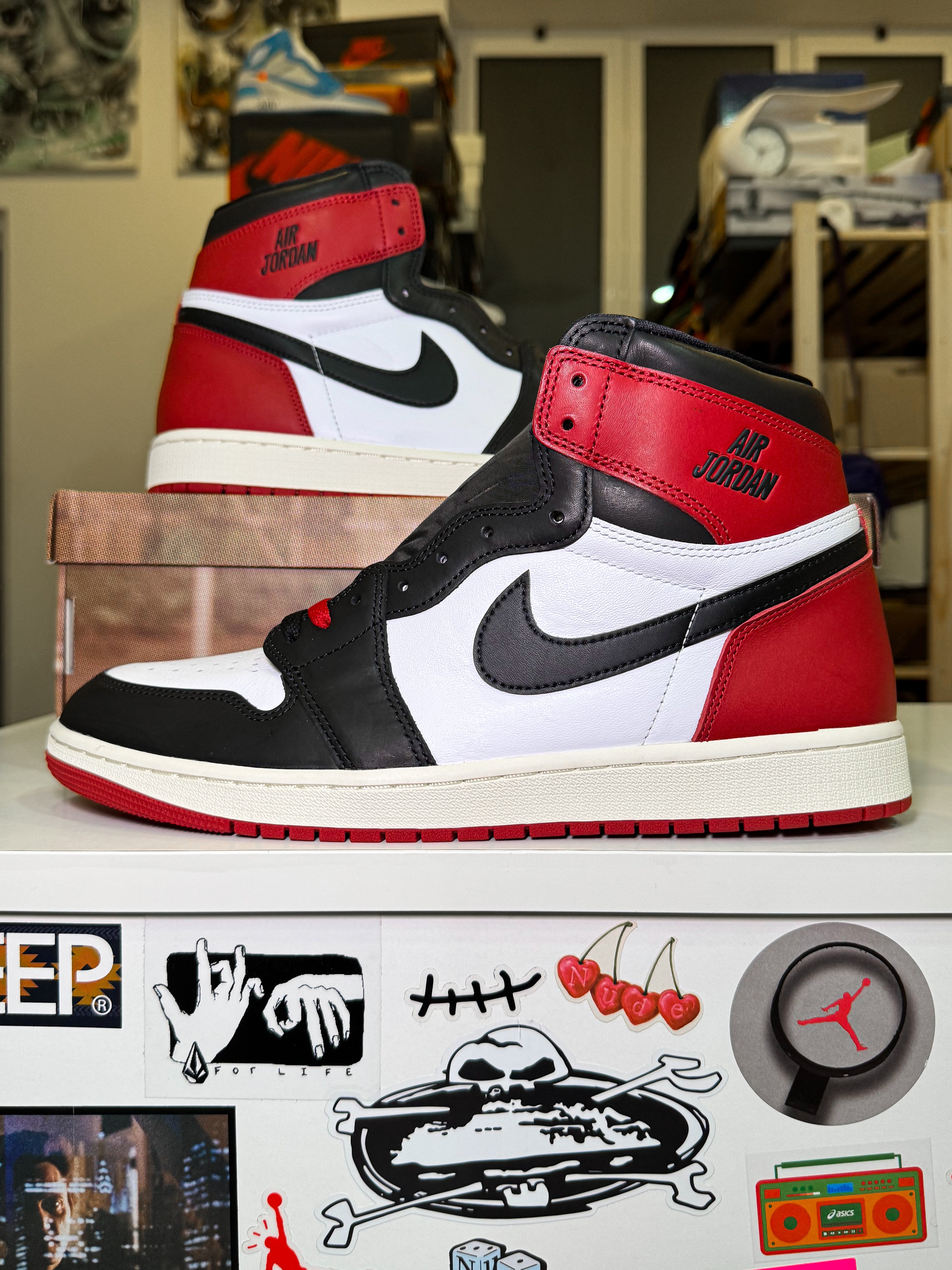 Air Jordan 1 Retro High OG ‘Black Toe Reimagined’ 2025 - DS