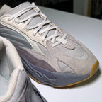 Adidas Yeezy 700 v2 ‘Tephra’ - Recondicionado
