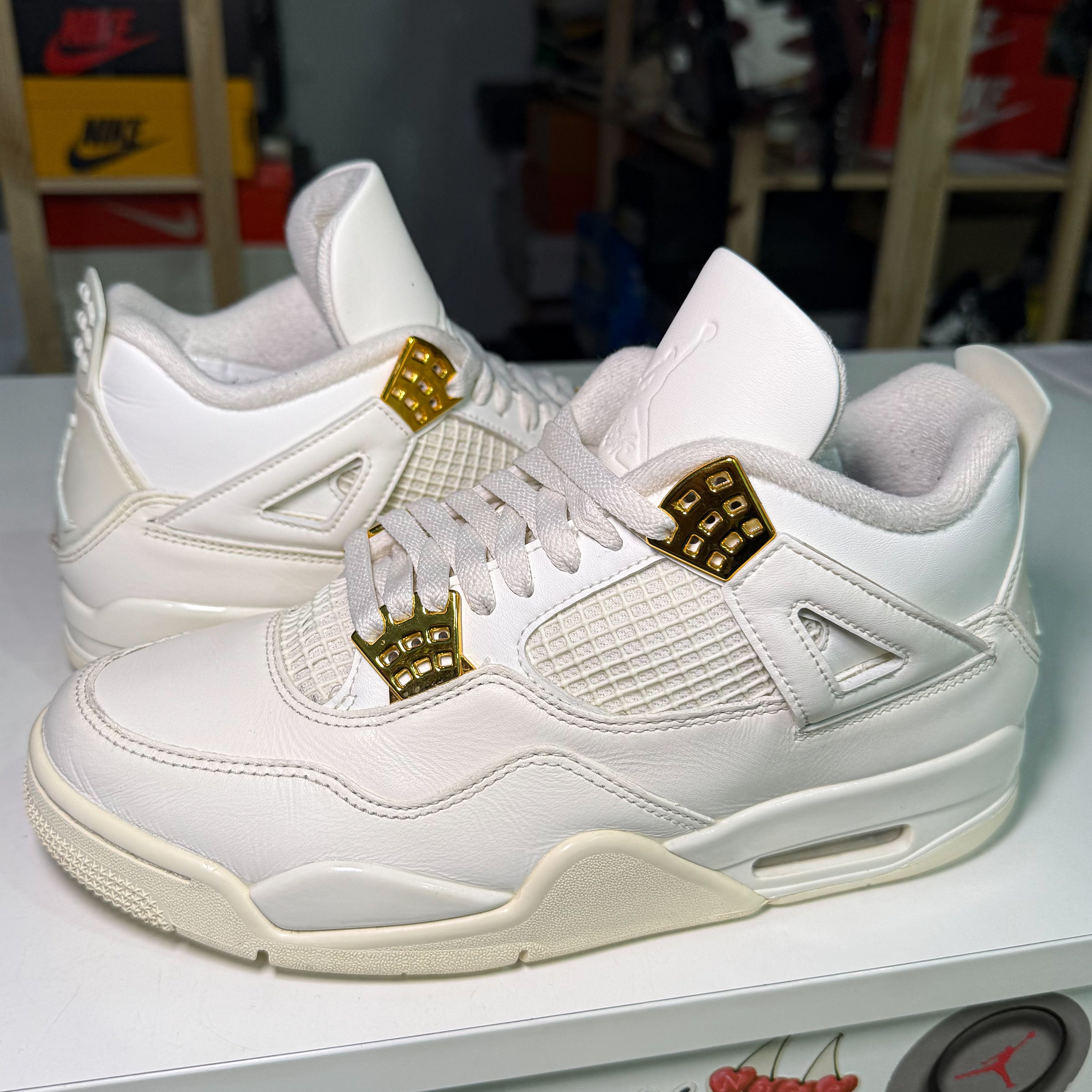 Air Jordan 4 Retro 'Metallic Gold’ W 2023 - Recondicionado