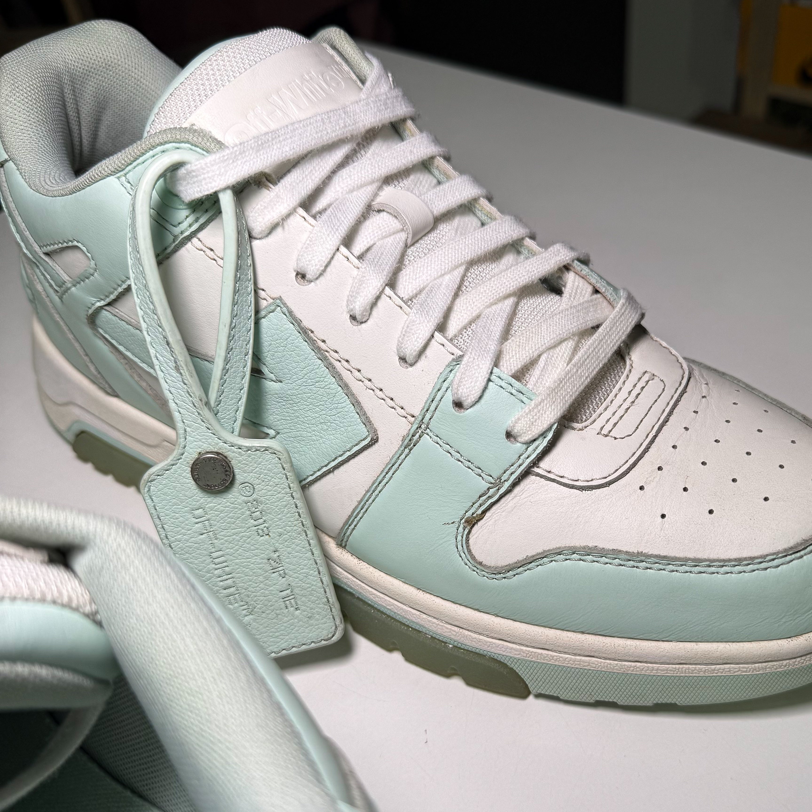 Off White Out of Office ‘Mint’ 2022 - Recondicionado