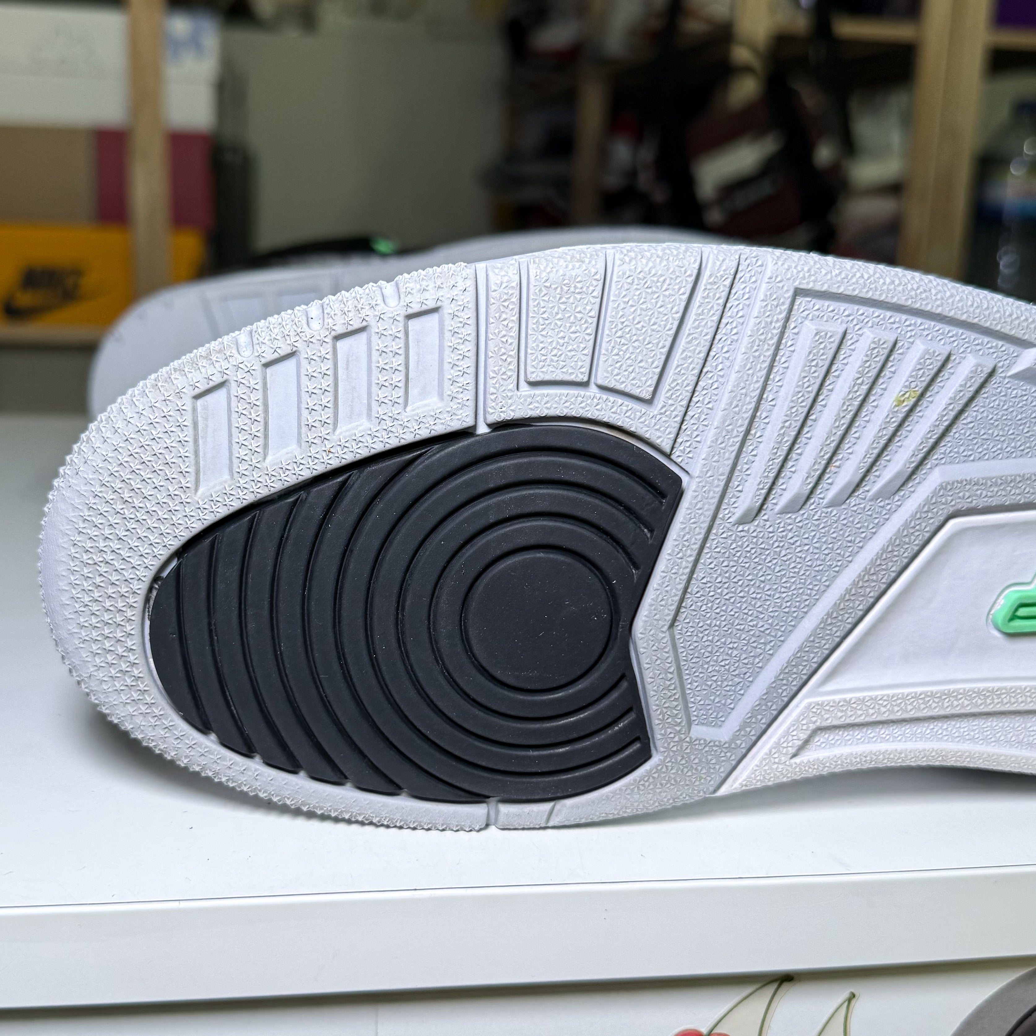 Air Jordan 3 Retro ‘Green Glow’ 2024 - Recondicionado