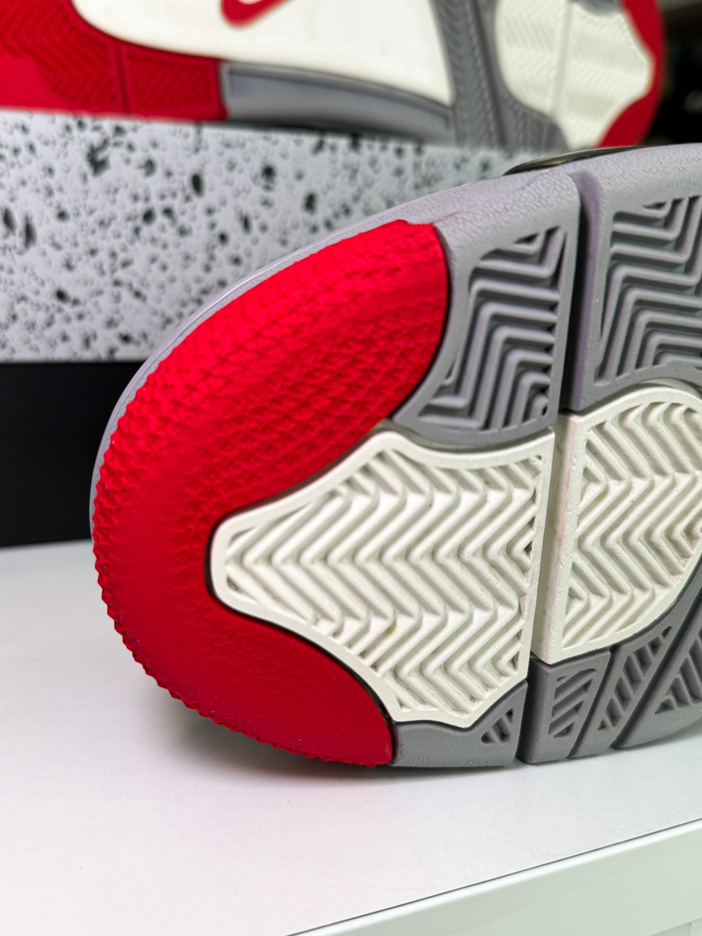 Air Jordan 4 Retro 'Bred Reimagined' 2024 - Recondicionado