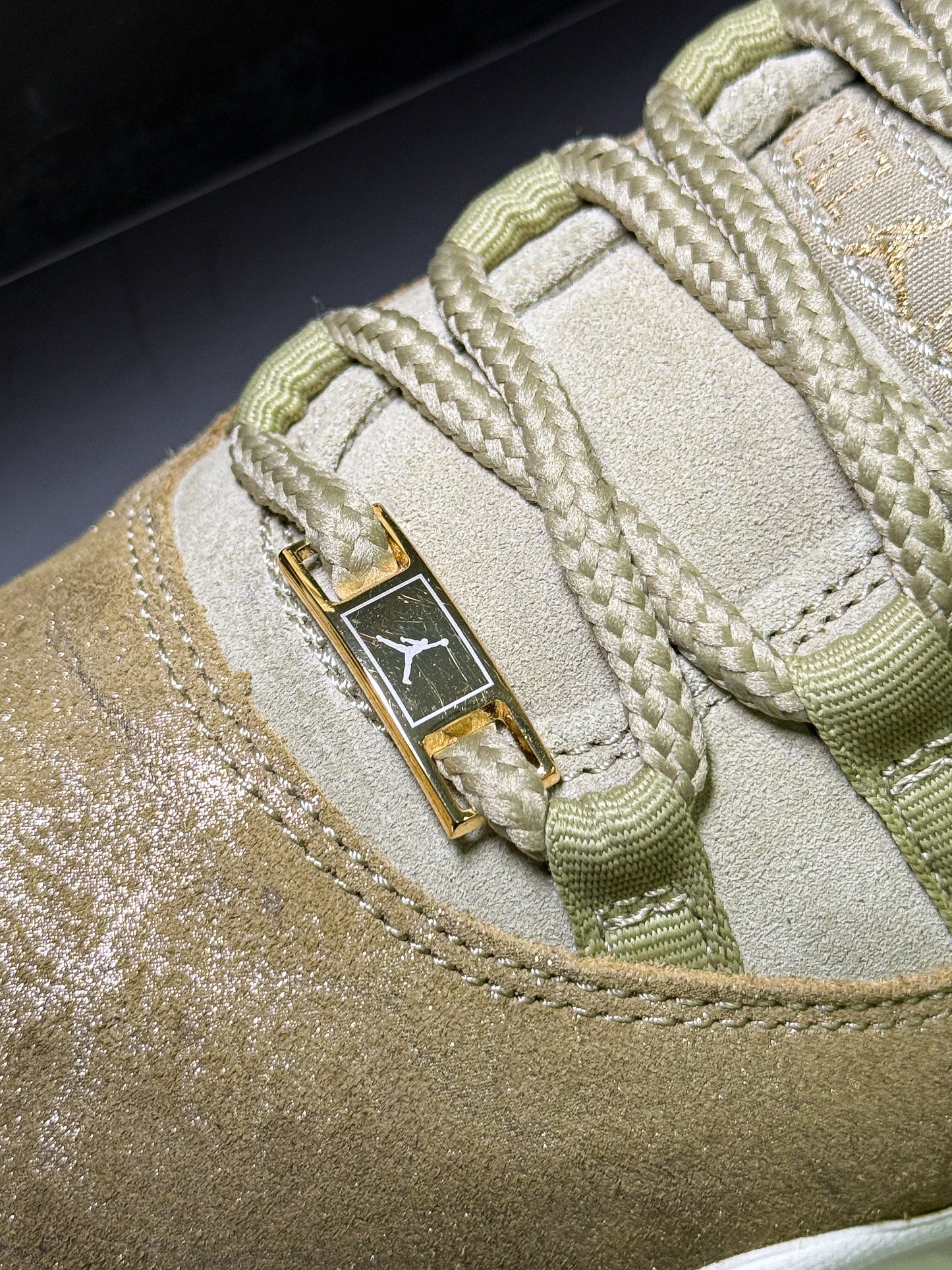 Air Jordan 11 Retro ‘Olive Lux’ W 2018 - Recondicionado