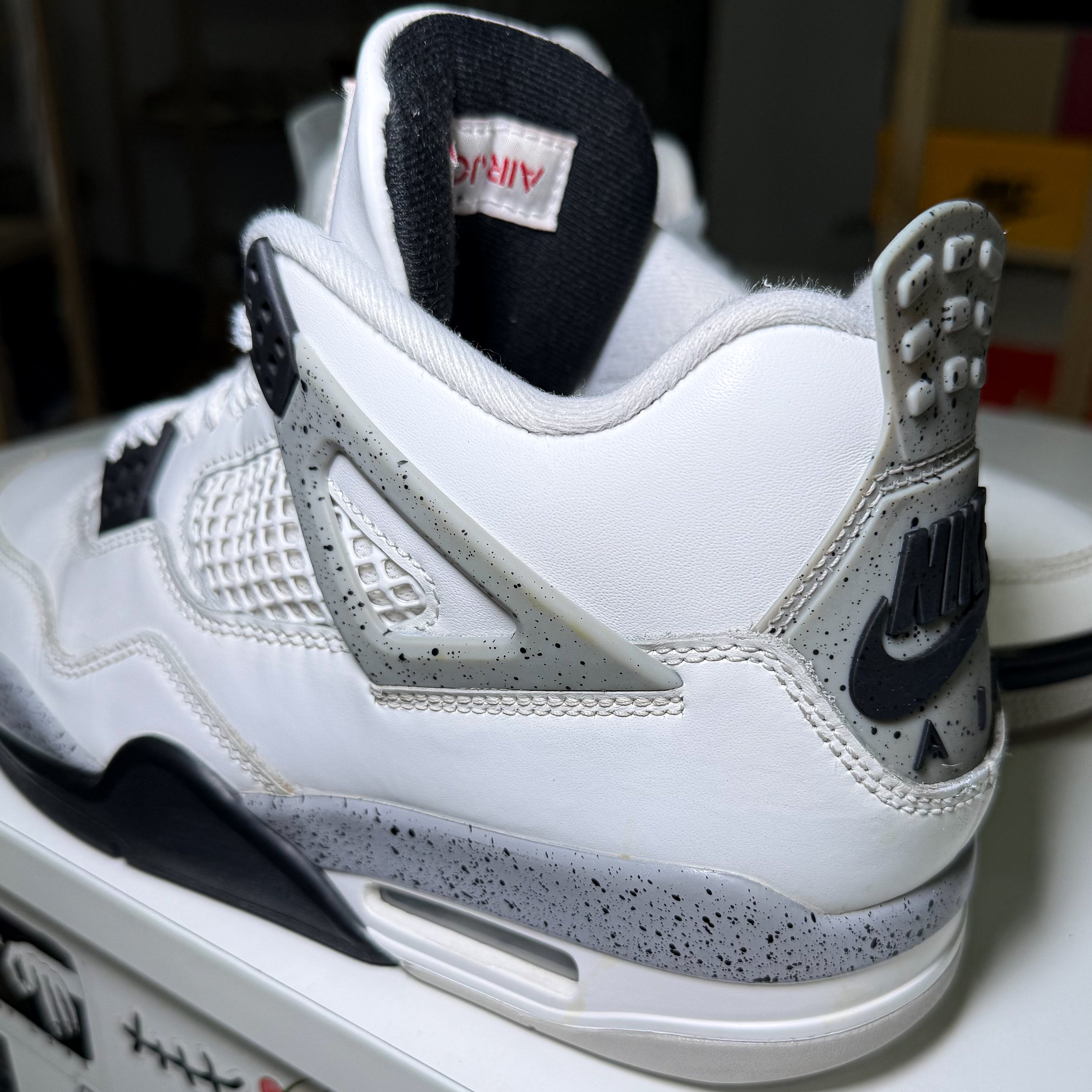 Air Jordan 4 Retro OG ‘White Cement’ 2025 - Recondicionado