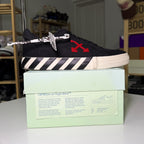 Off White Vulcanized Canvas ‘Black Red’ - Recondicionado
