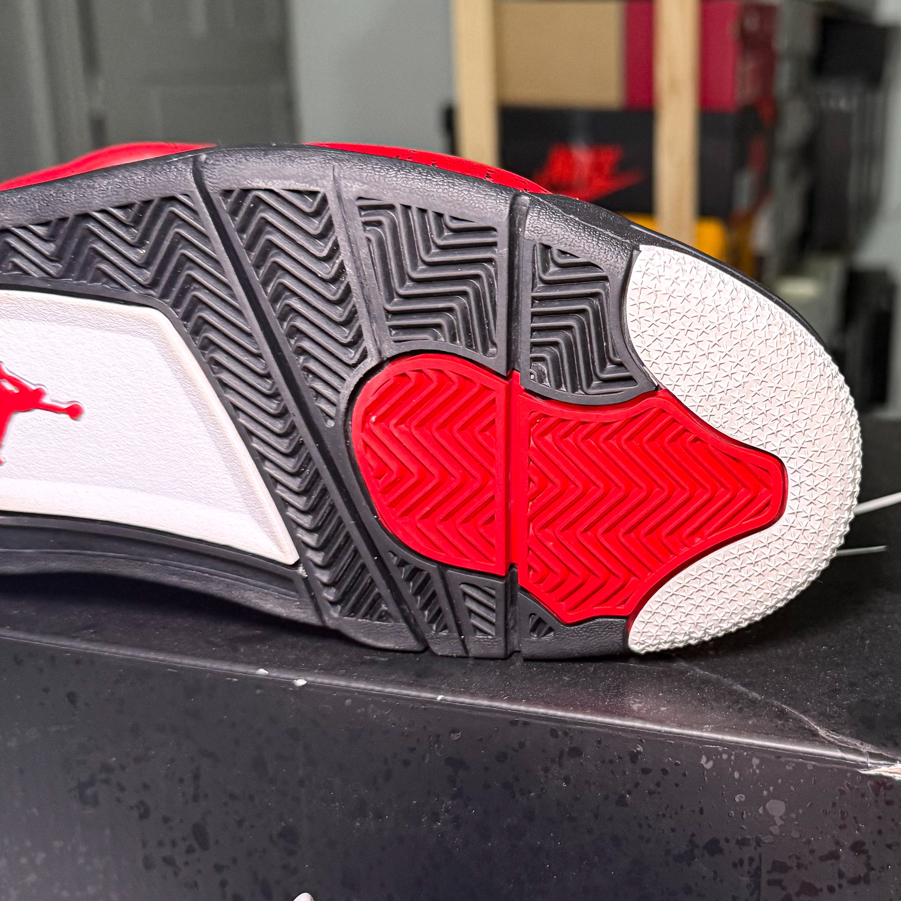 Air Jordan 4 Retro 'Red Cement' 2023 - Recondicionado
