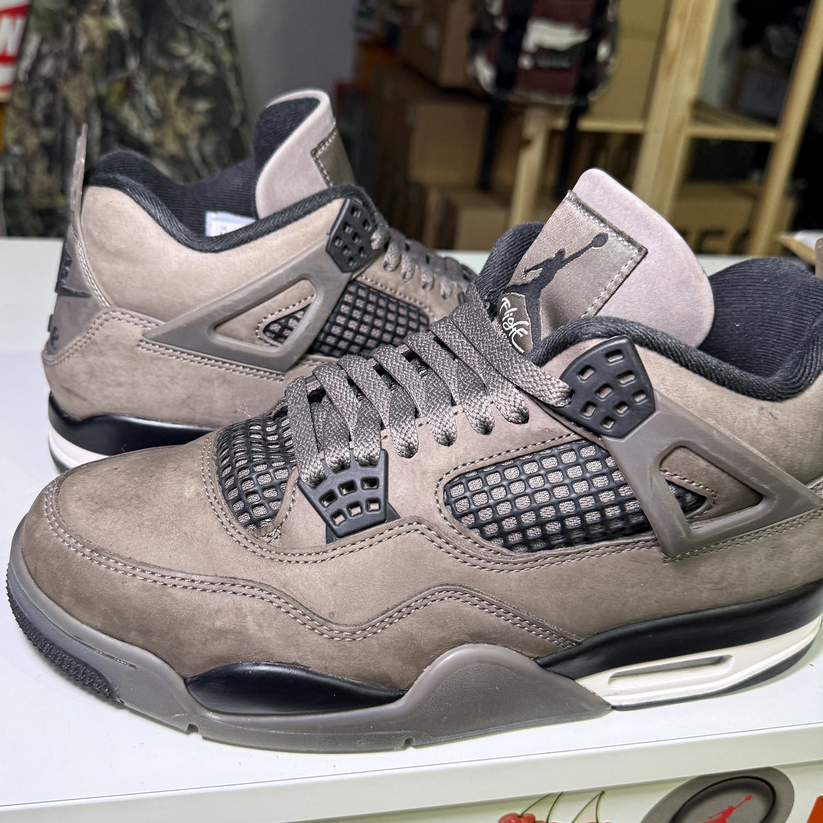 Air Jordan 4 Retro ‘Cave Stone’ 2025 - Recondicionado