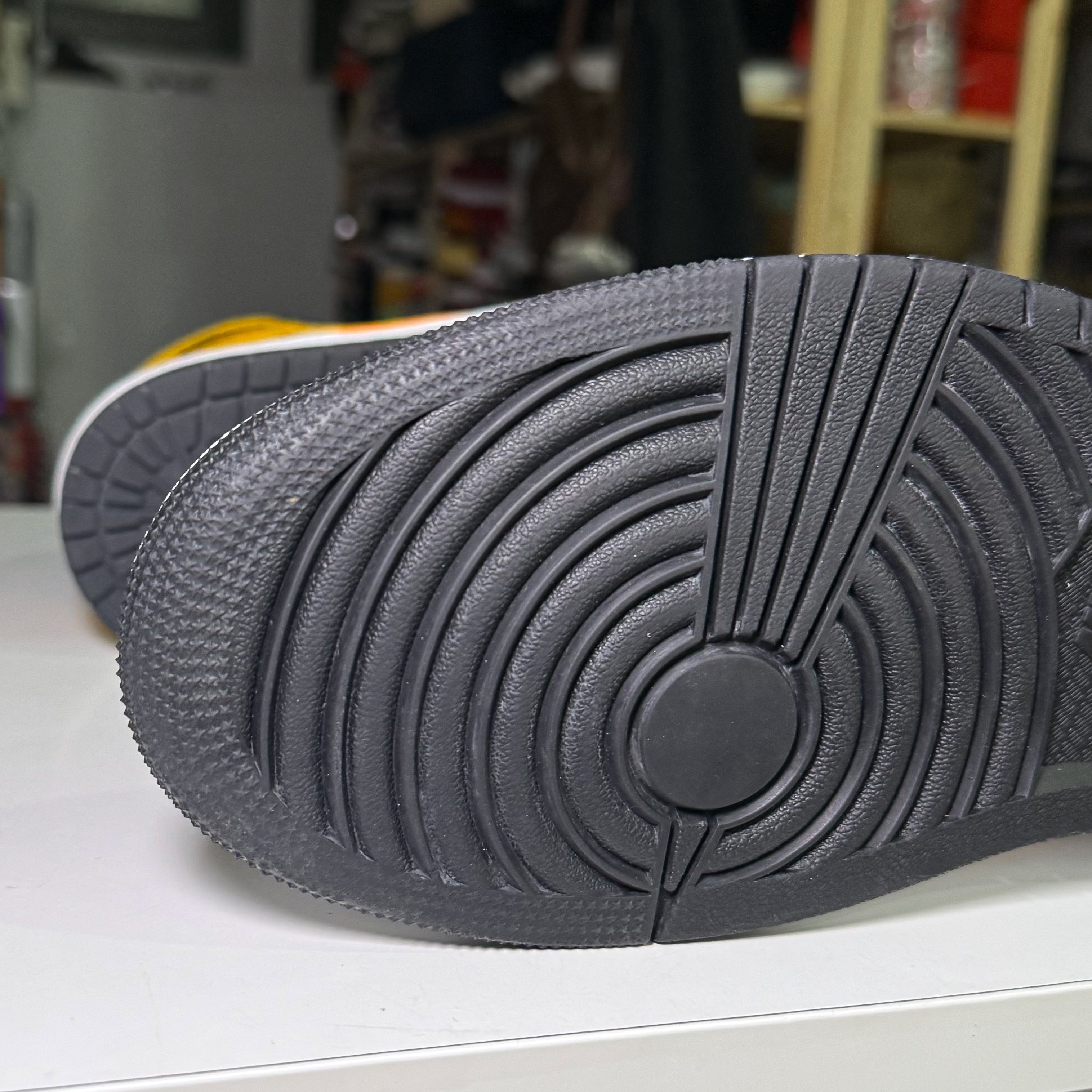 Air Jordan 1 Mid ‘University Gold’ 2021 - Recondicionado