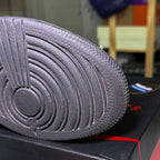 Air Jordan 1 Retro High OG ‘Black Mettalic Gold’ 2020 - Recondicionado