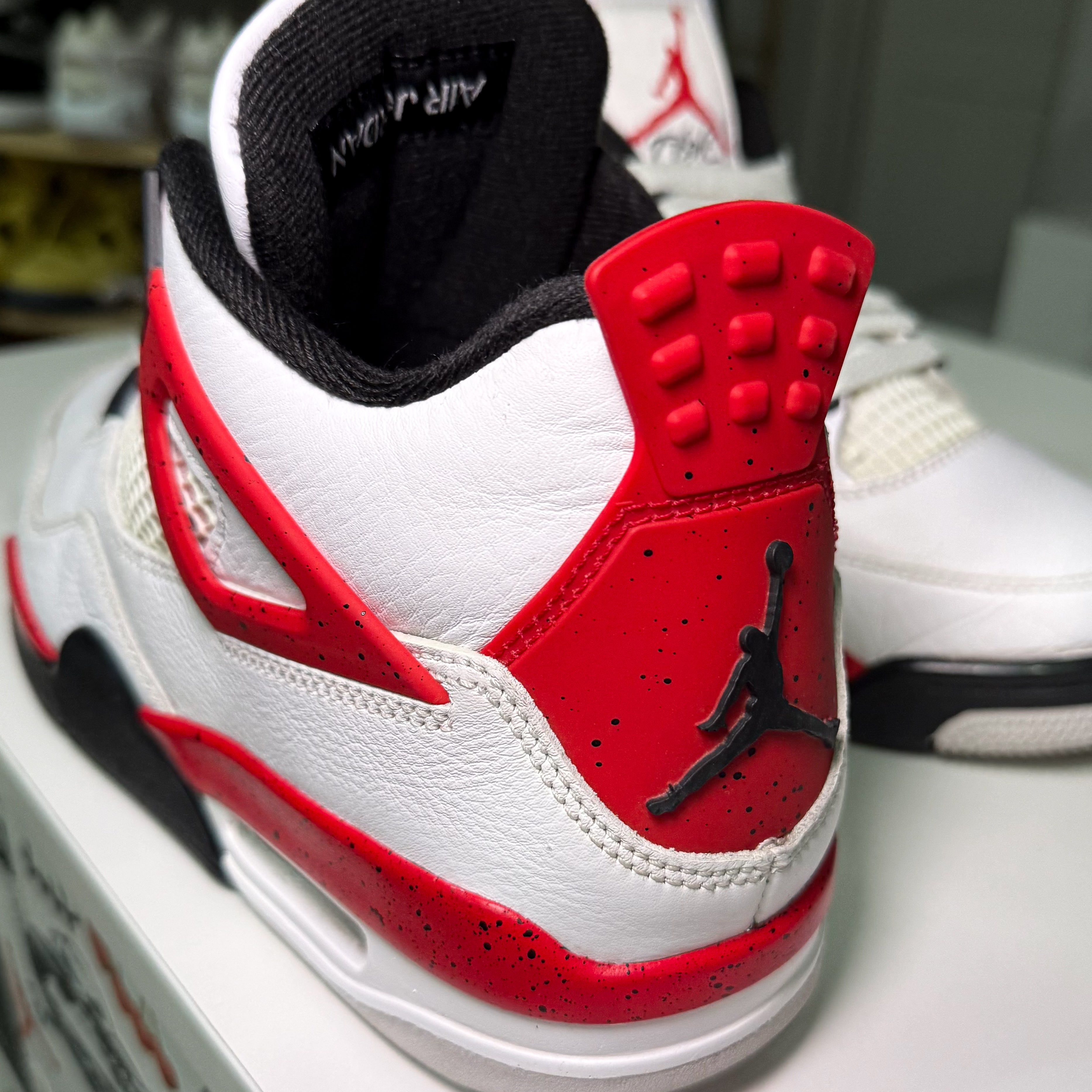 Air Jordan 4 Retro 'Red Cement' 2023 - Recondicionado