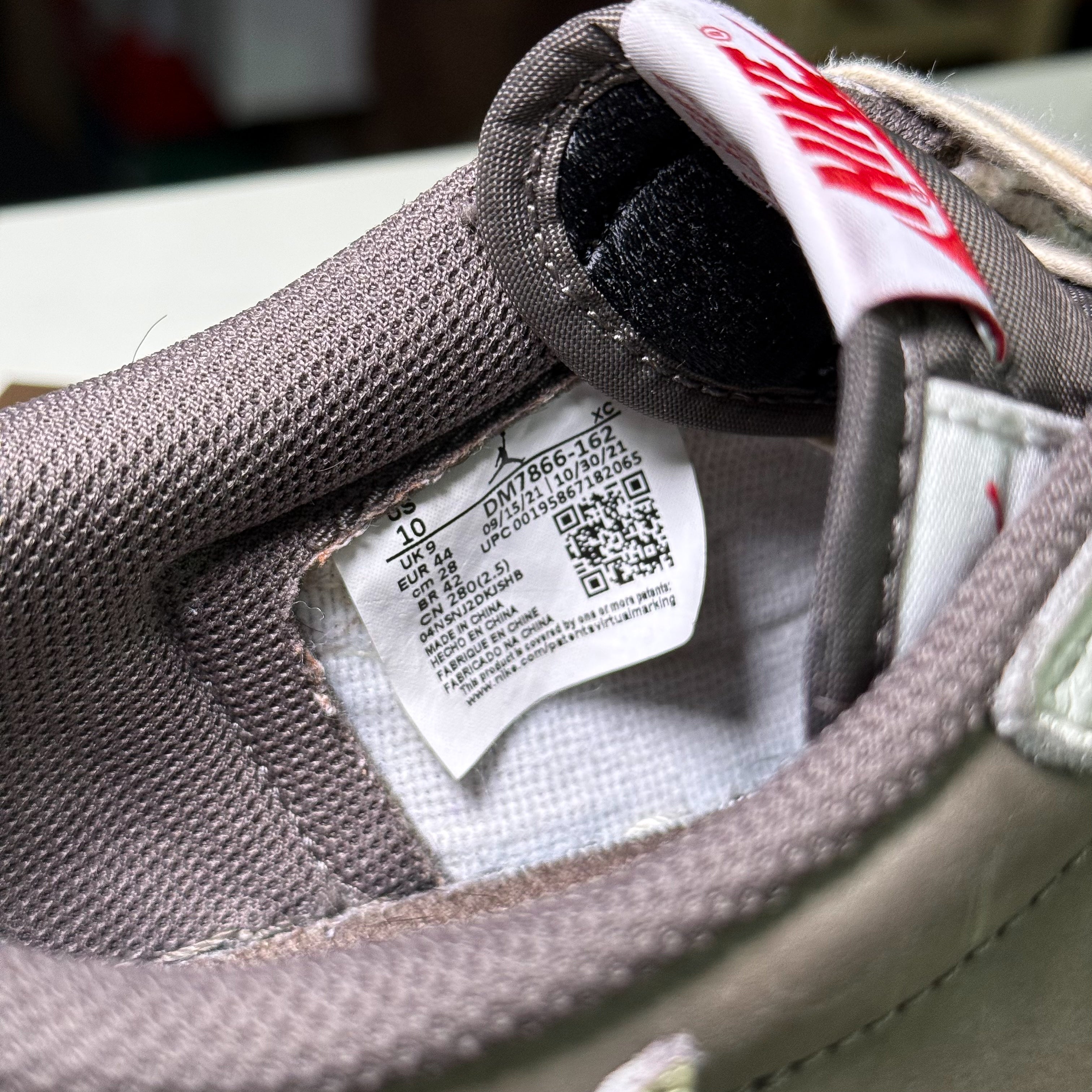 Air Jordan 1 Retro Low OG SP x Travis Scott ‘Reverse Mocha’ 2022 - Recondicionado