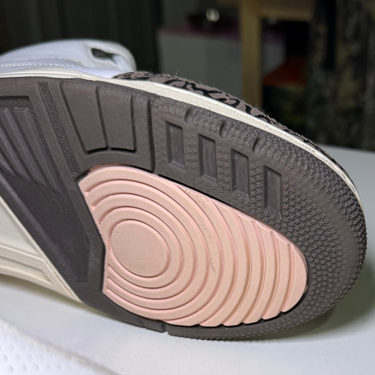Air Jordan 3 Retro ‘Neapolitan’ W 2022 - Recondicionado